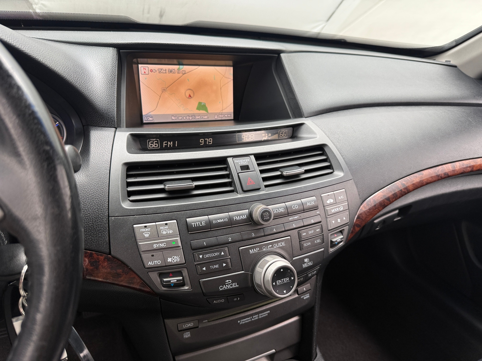 Thumbnail: 2010 Honda Accord Crosstour - 3