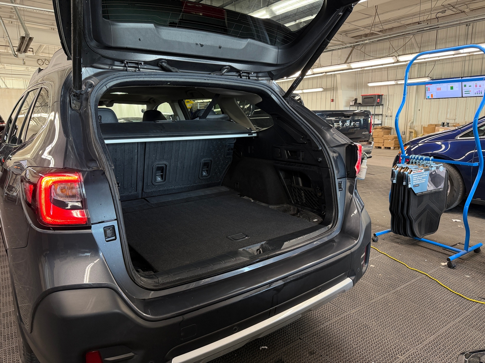 Thumbnail: 2020 Subaru Outback - 6