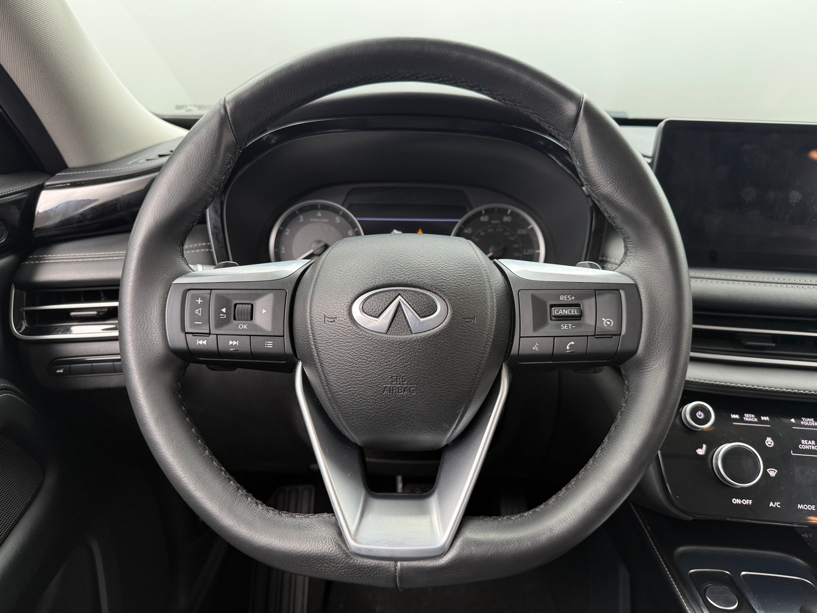 Thumbnail: 2023 INFINITI QX60 - 4