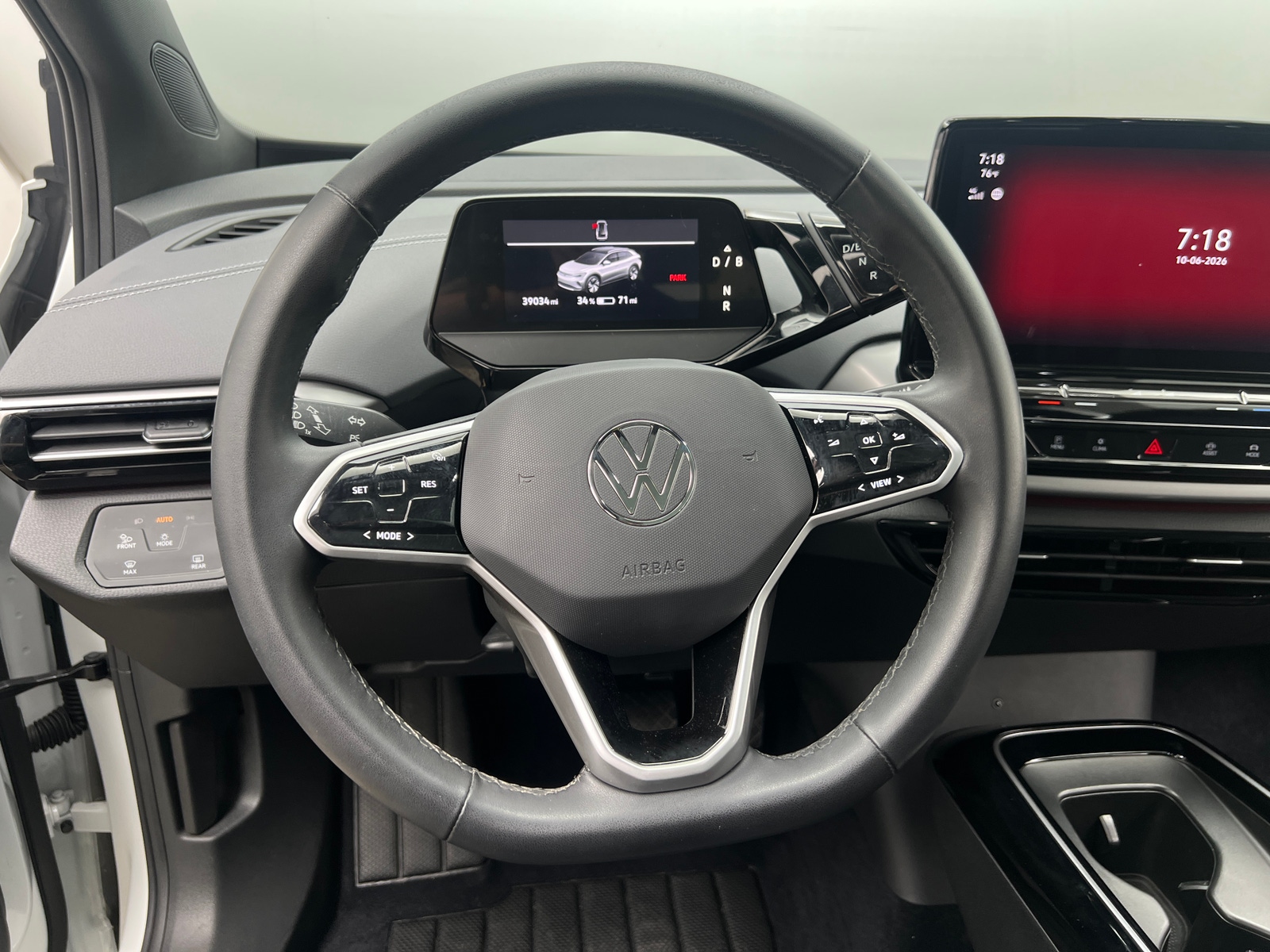 Thumbnail: 2023 Volkswagen ID.4 - 4