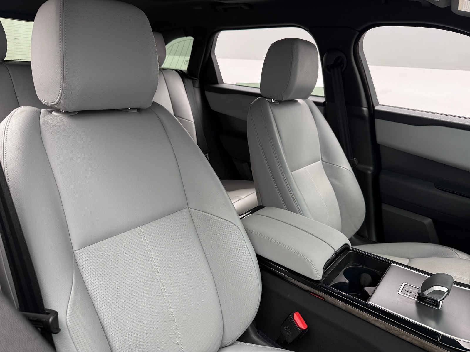 Thumbnail: 2024 Land Rover Range Rover Velar - 2