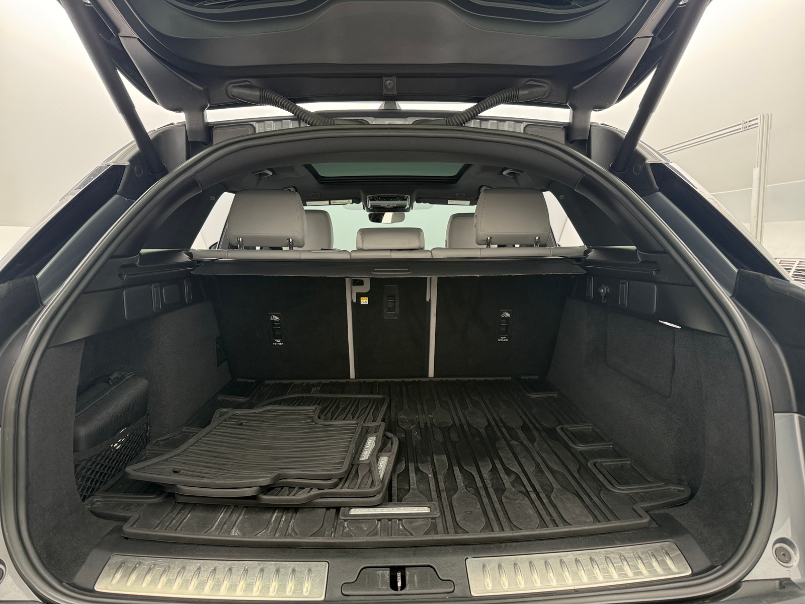 Thumbnail: 2024 Land Rover Range Rover Velar - 7