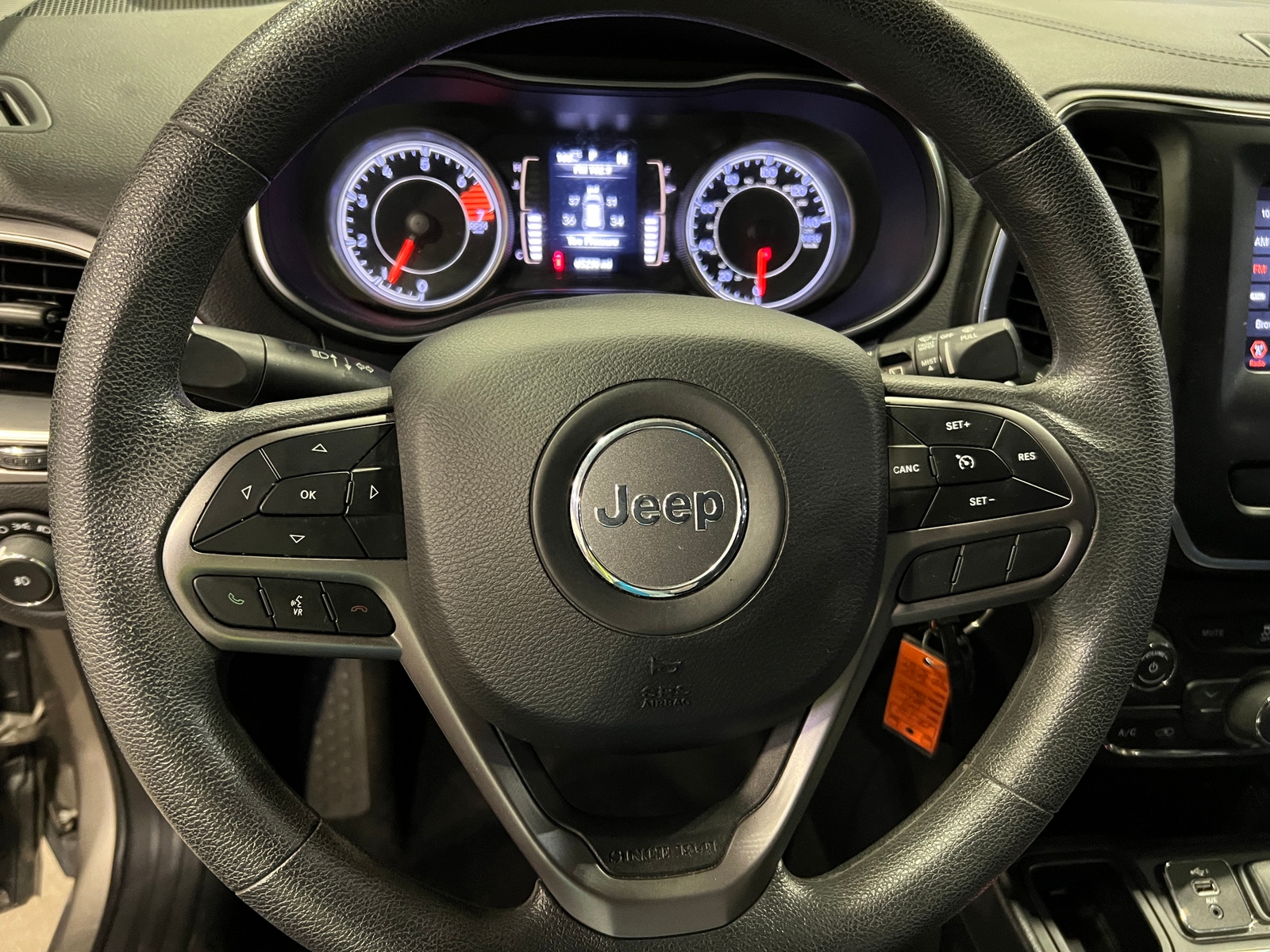 Thumbnail: 2019 Jeep Cherokee - 5