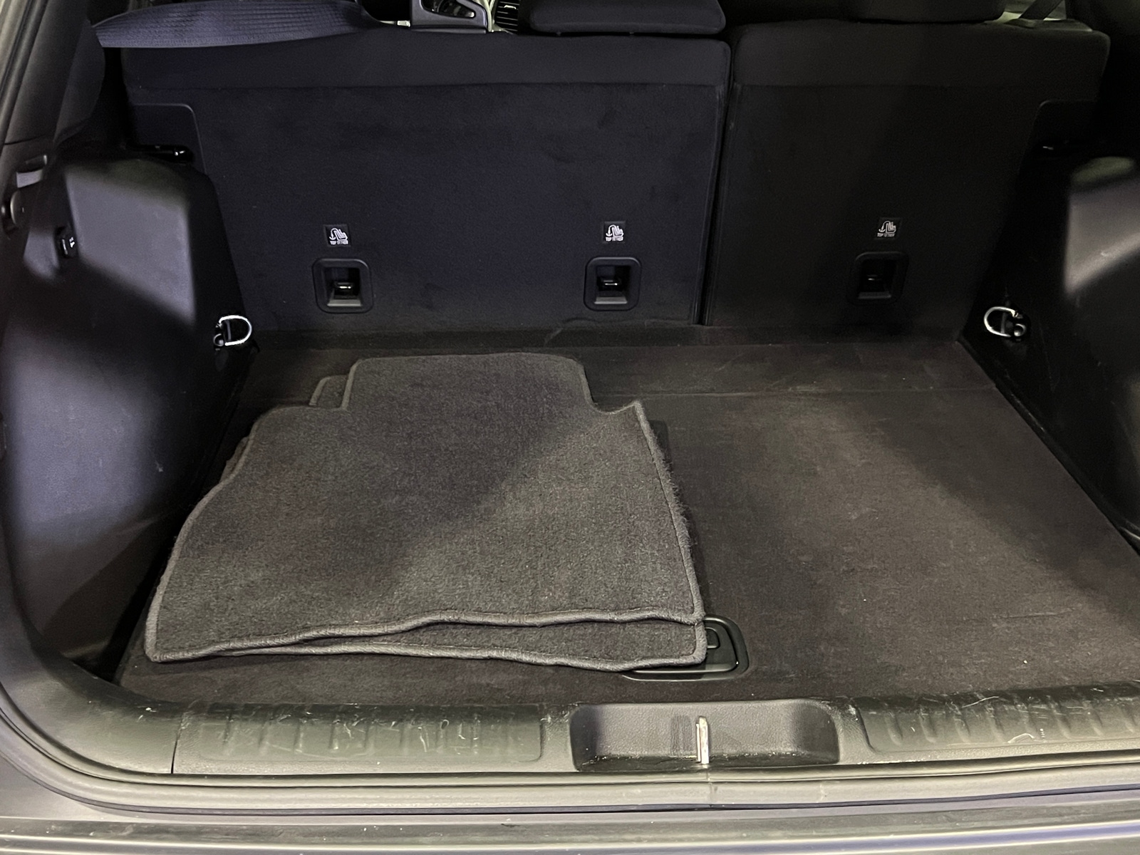 Thumbnail: 2019 Jeep Cherokee - 7