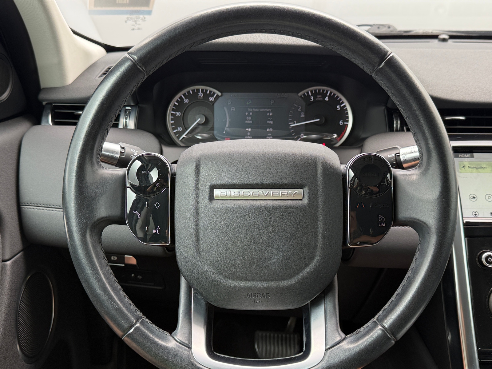 Thumbnail: 2020 Land Rover Discovery Sport - 4