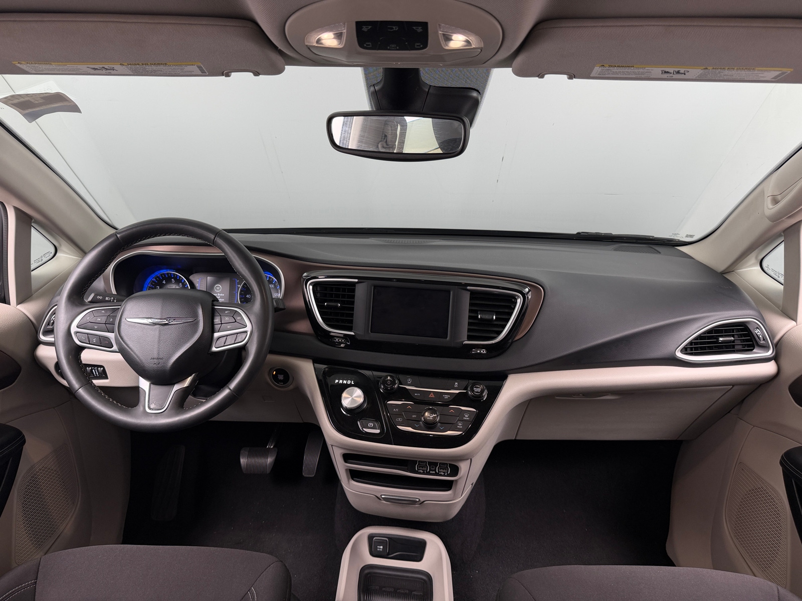 Thumbnail: 2023 Chrysler Voyager - 3