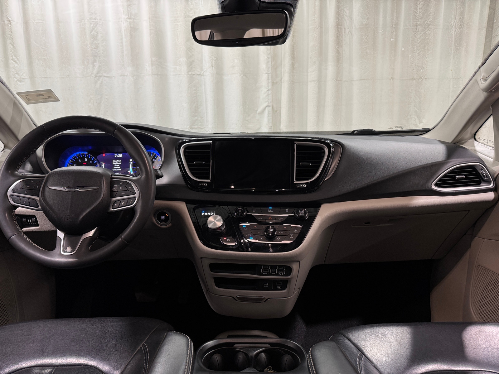 Thumbnail: 2022 Chrysler Pacifica - 2