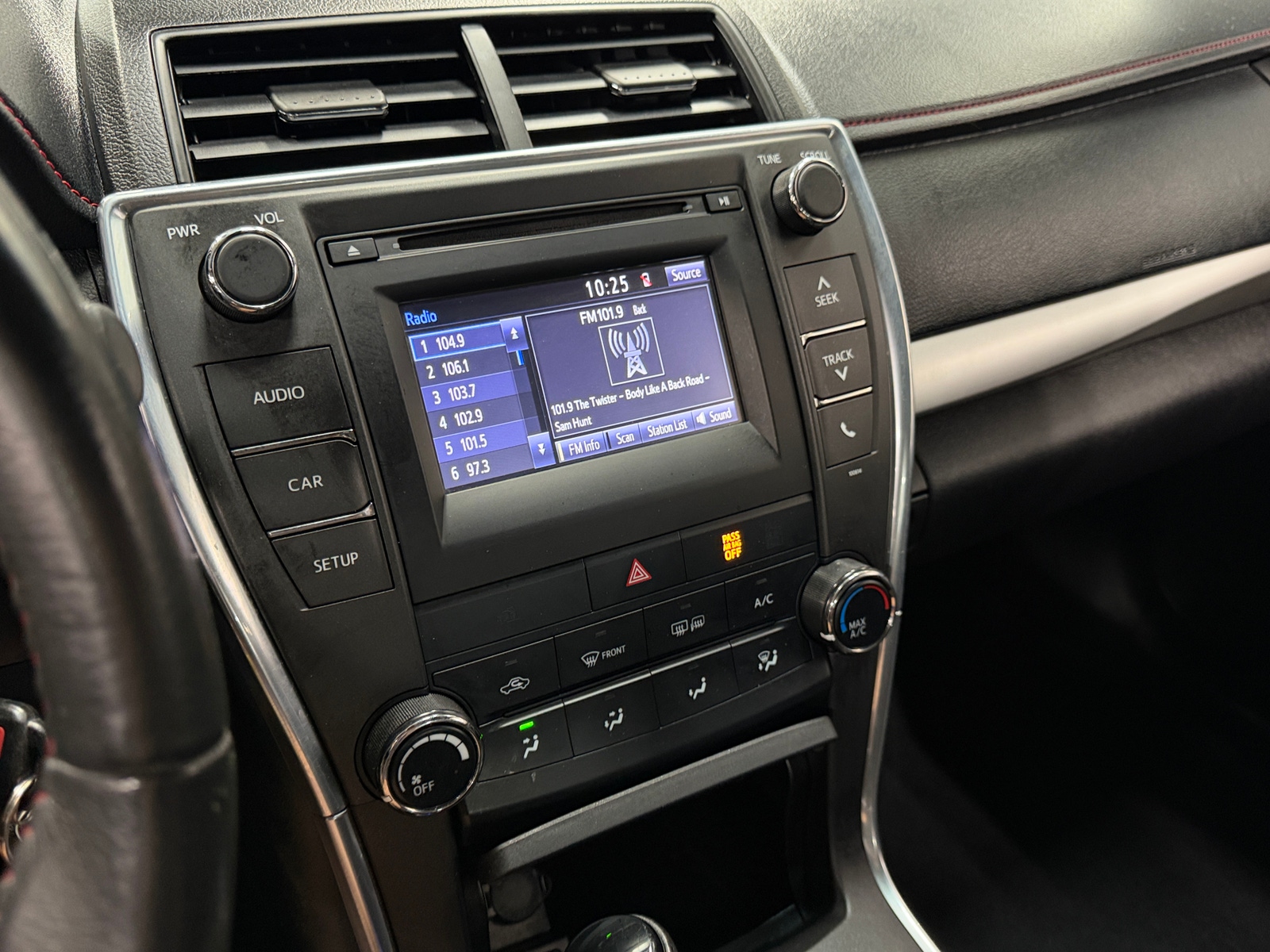 Thumbnail: 2017 Toyota Camry - 4
