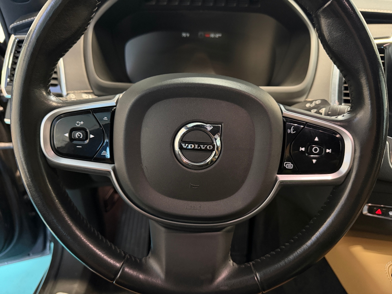 Thumbnail: 2022 Volvo XC90 - 4