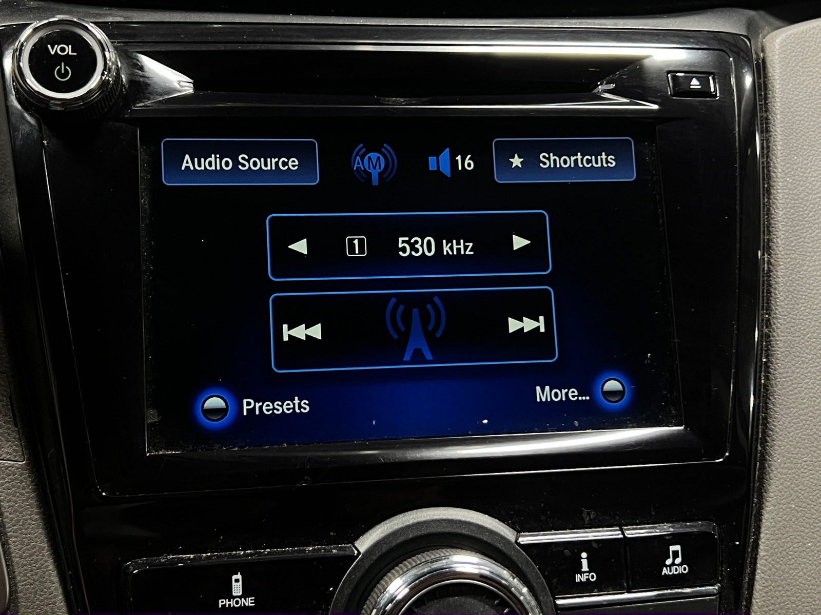 Thumbnail: 2015 Honda Odyssey - 3