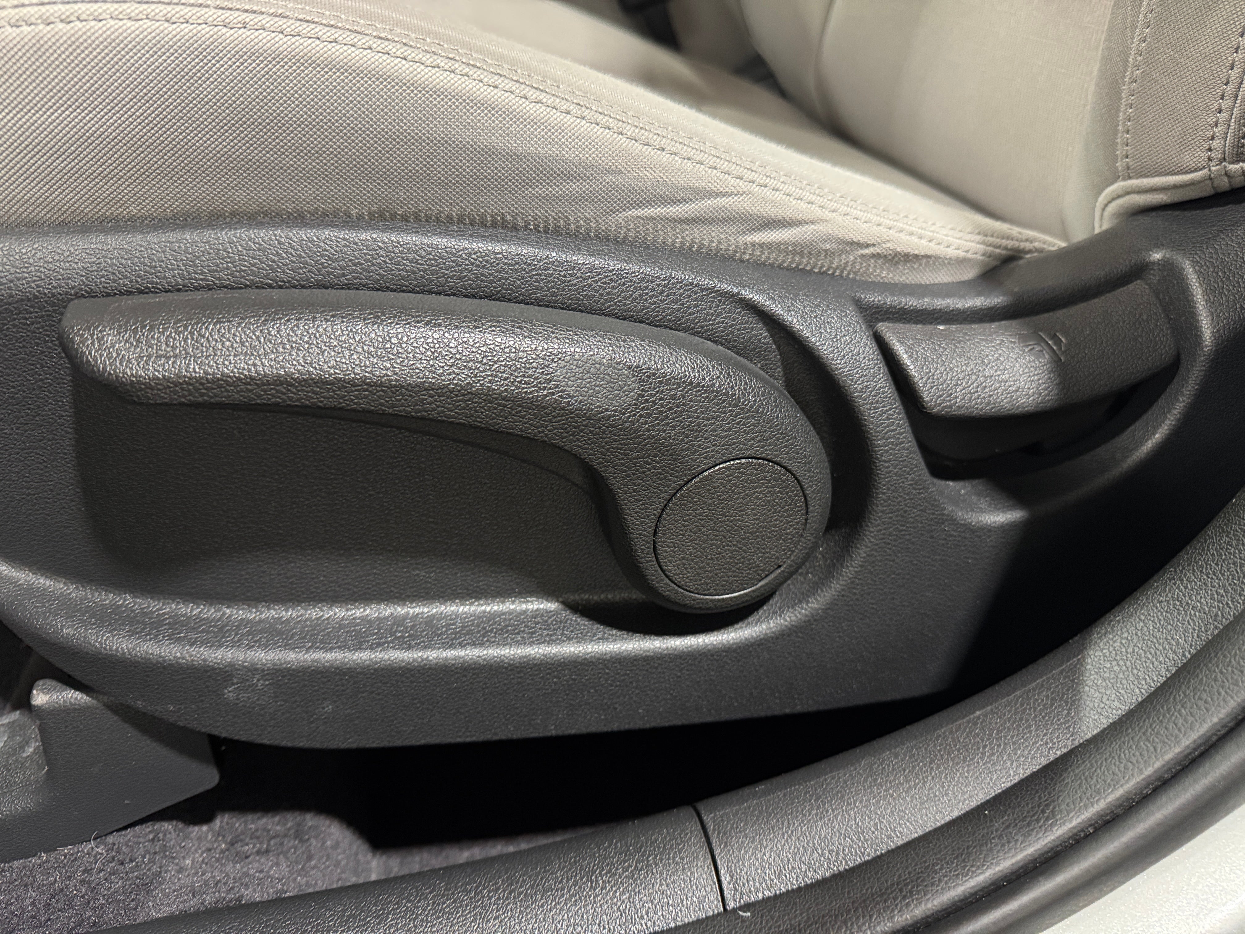 Used 2018 Hyundai Tucson SE with VIN KM8J23A44JU706251 for sale in Pewaukee, WI