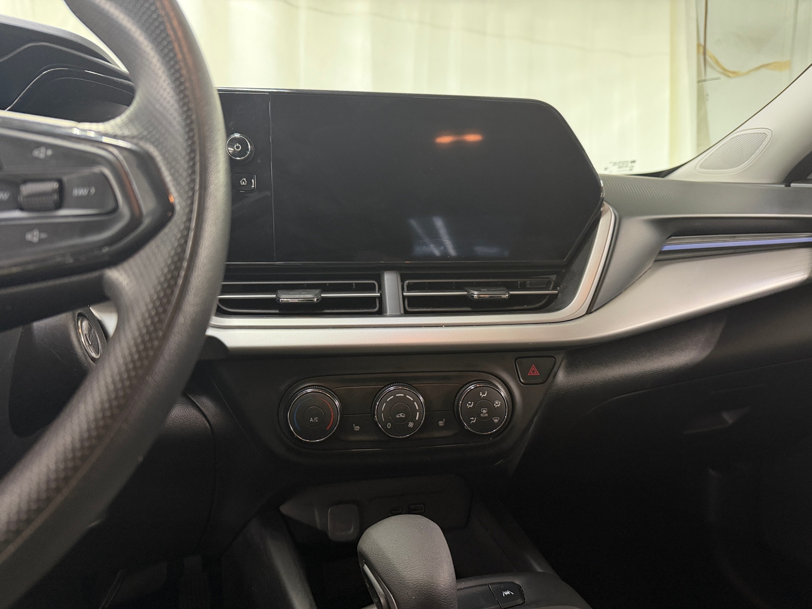 Thumbnail: 2024 Chevrolet Trax - 4