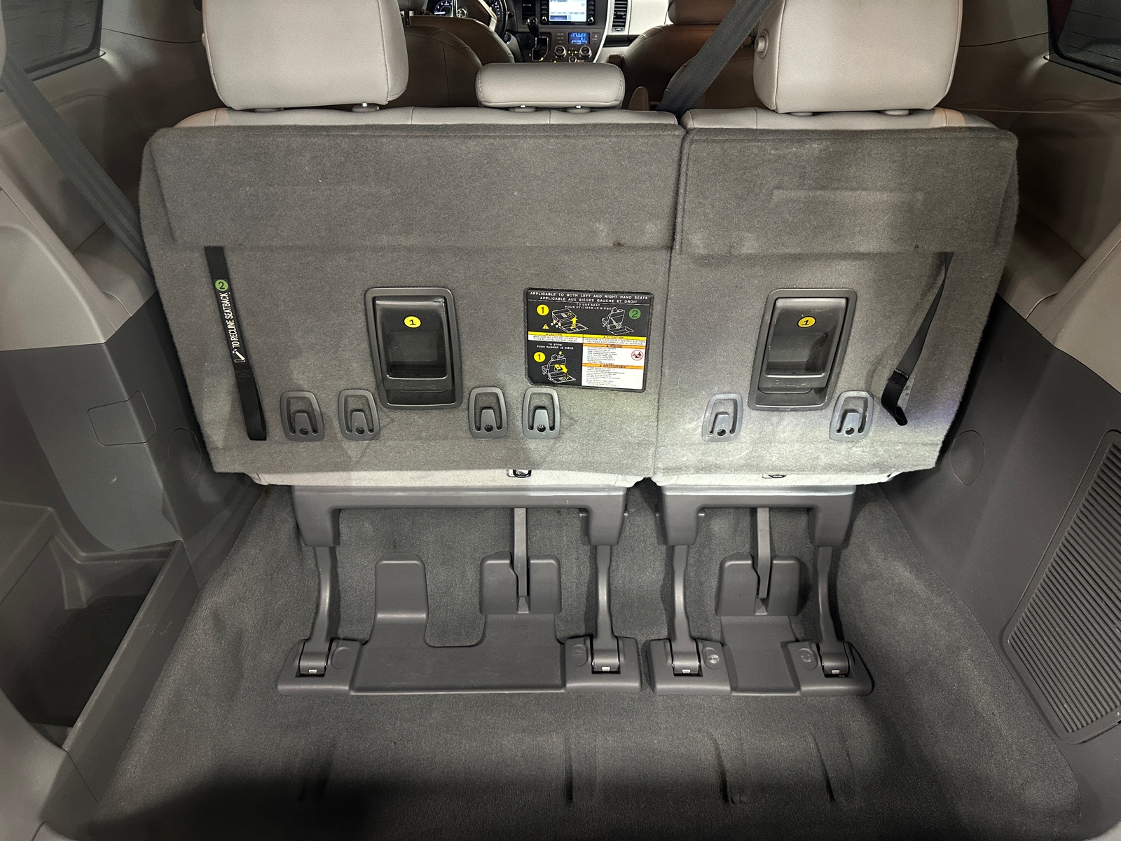 Thumbnail: 2020 Toyota Sienna - 6