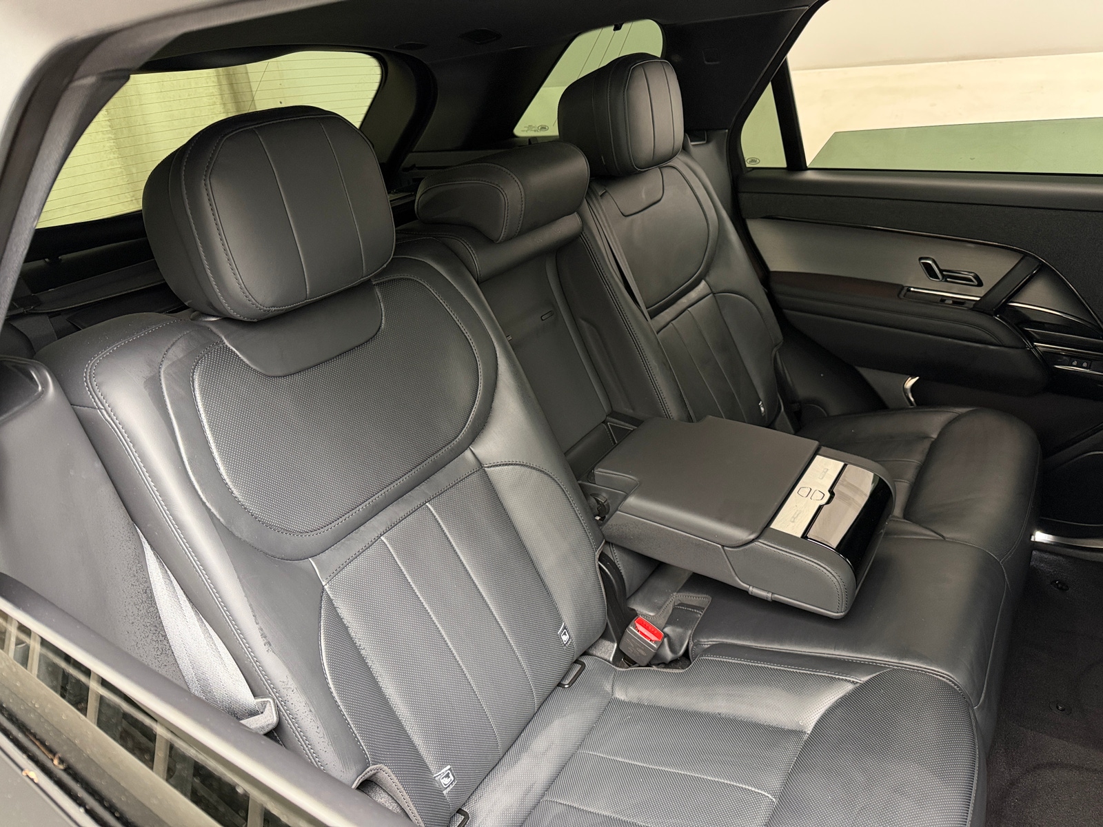 Thumbnail: 2025 Land Rover Range Rover Sport - 5