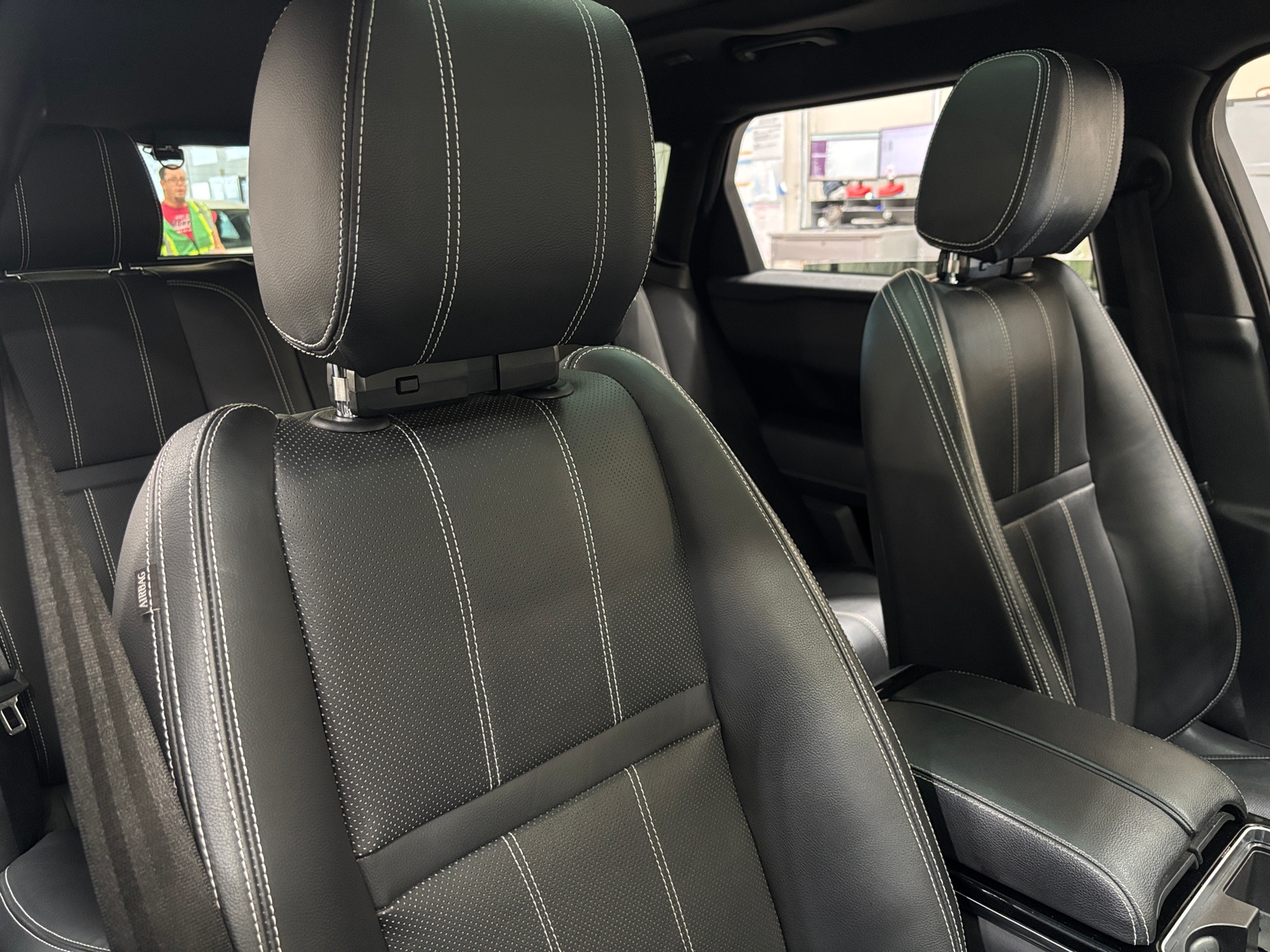 Thumbnail: 2021 Land Rover Range Rover Velar - 2