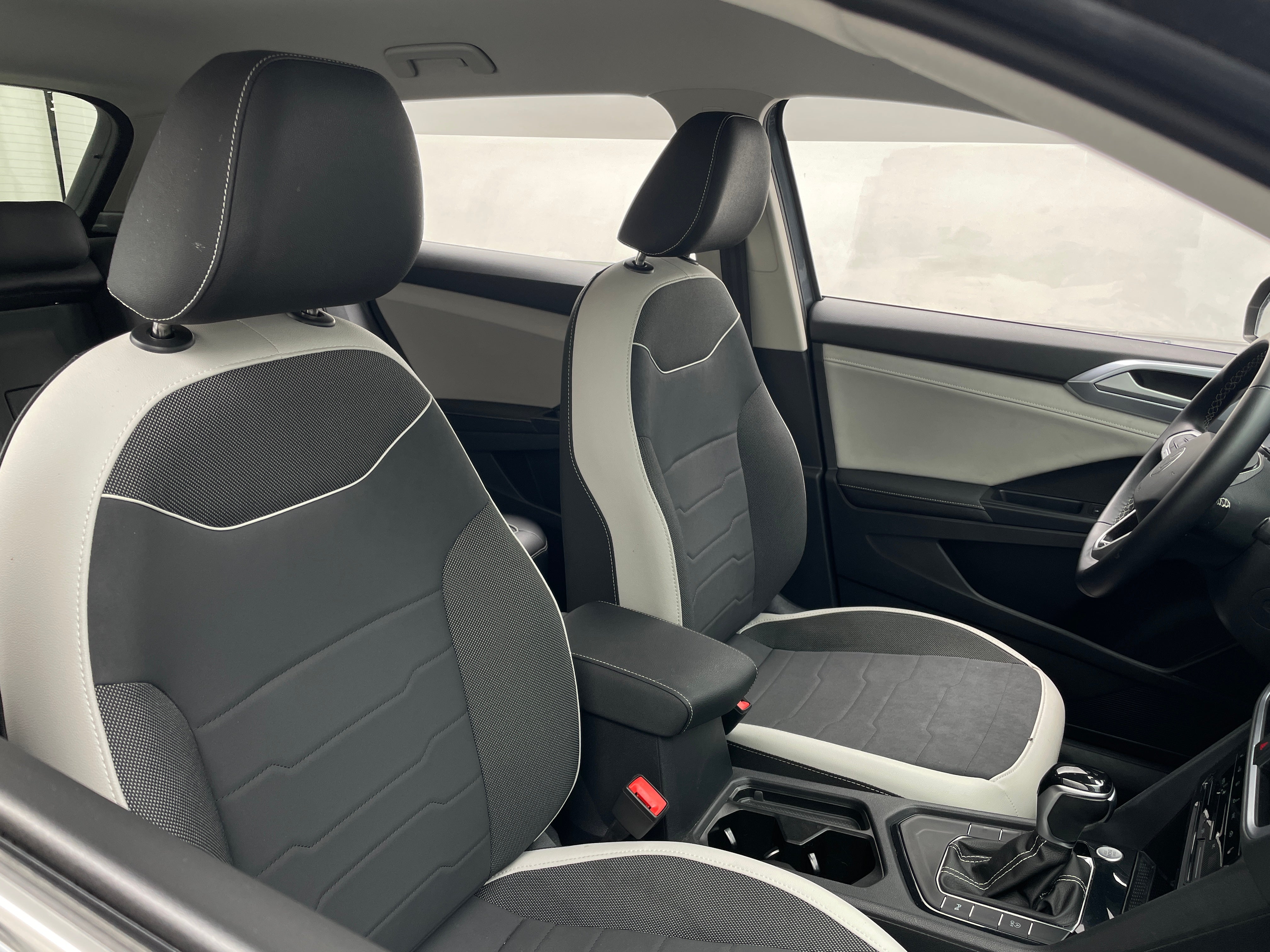 2025 Volkswagen Taos
