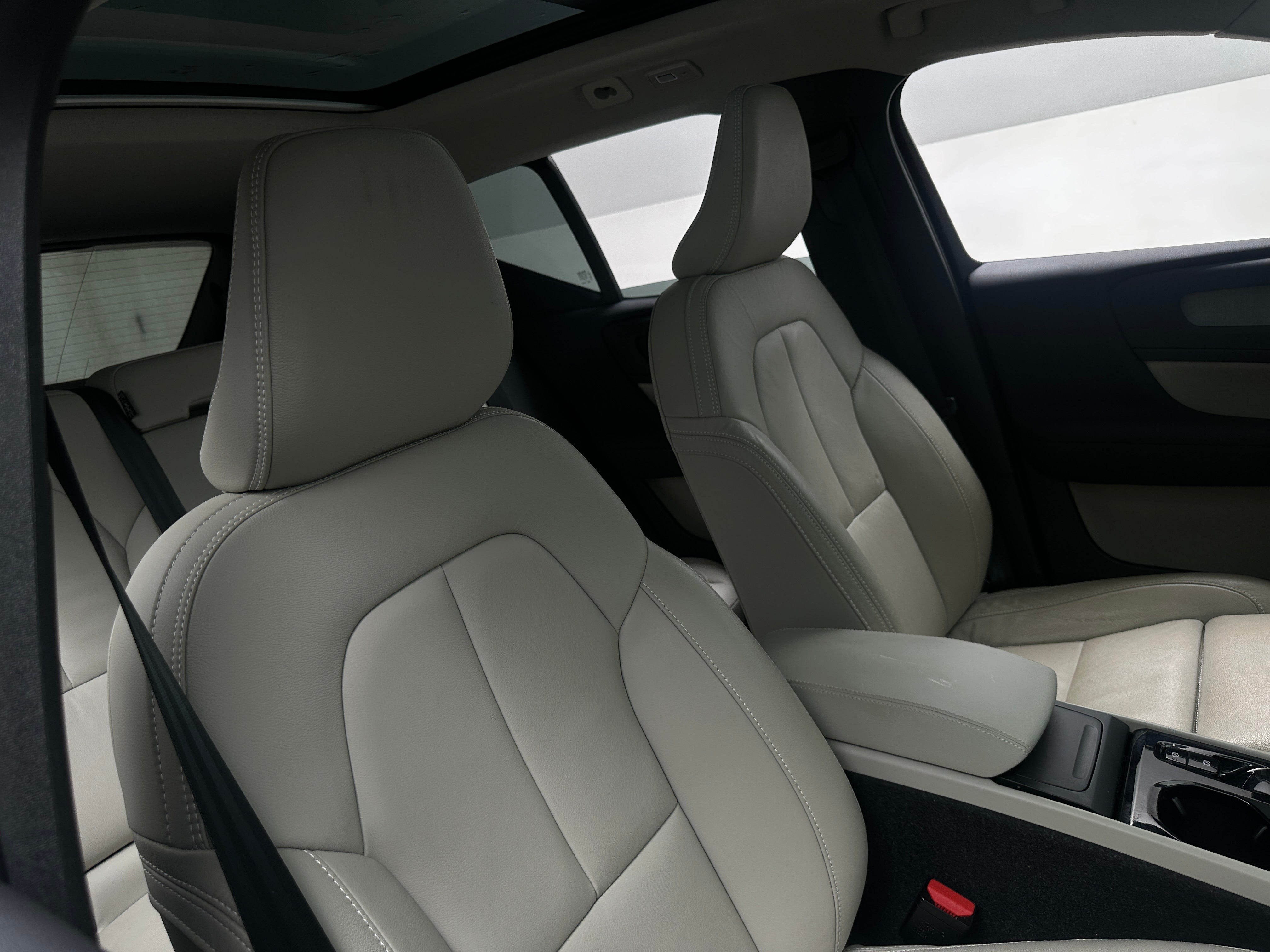 2024 Volvo XC40