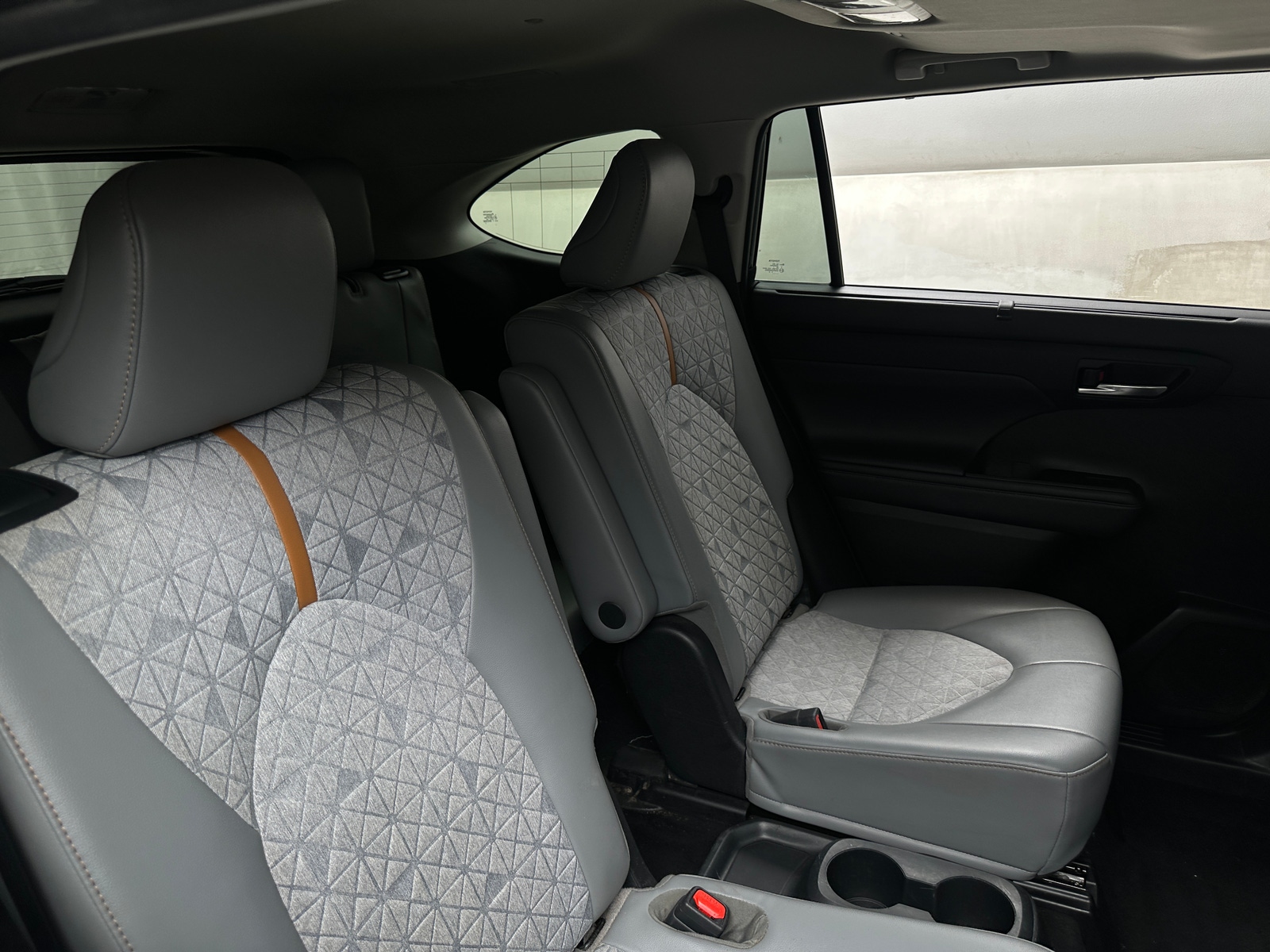 Thumbnail: 2022 Toyota Highlander - 6
