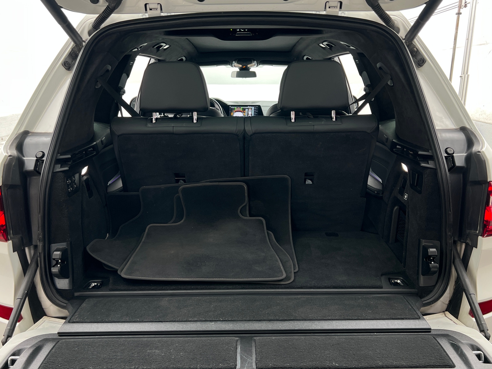 Thumbnail: 2022 BMW X7 - 6