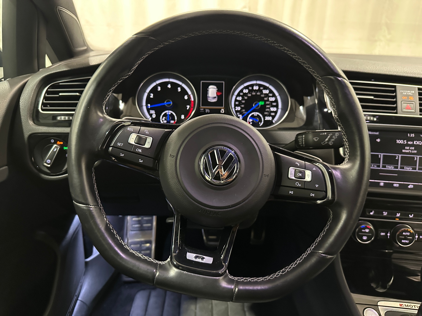 Thumbnail: 2016 Volkswagen Golf - 4