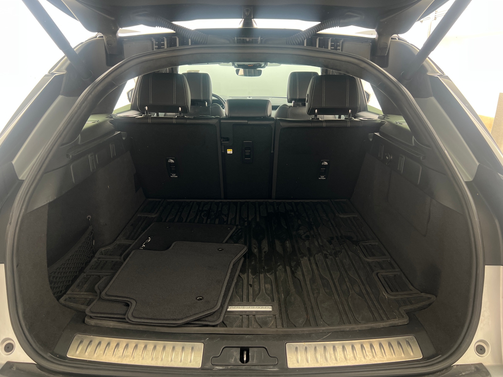 Thumbnail: 2021 Land Rover Range Rover Velar - 6