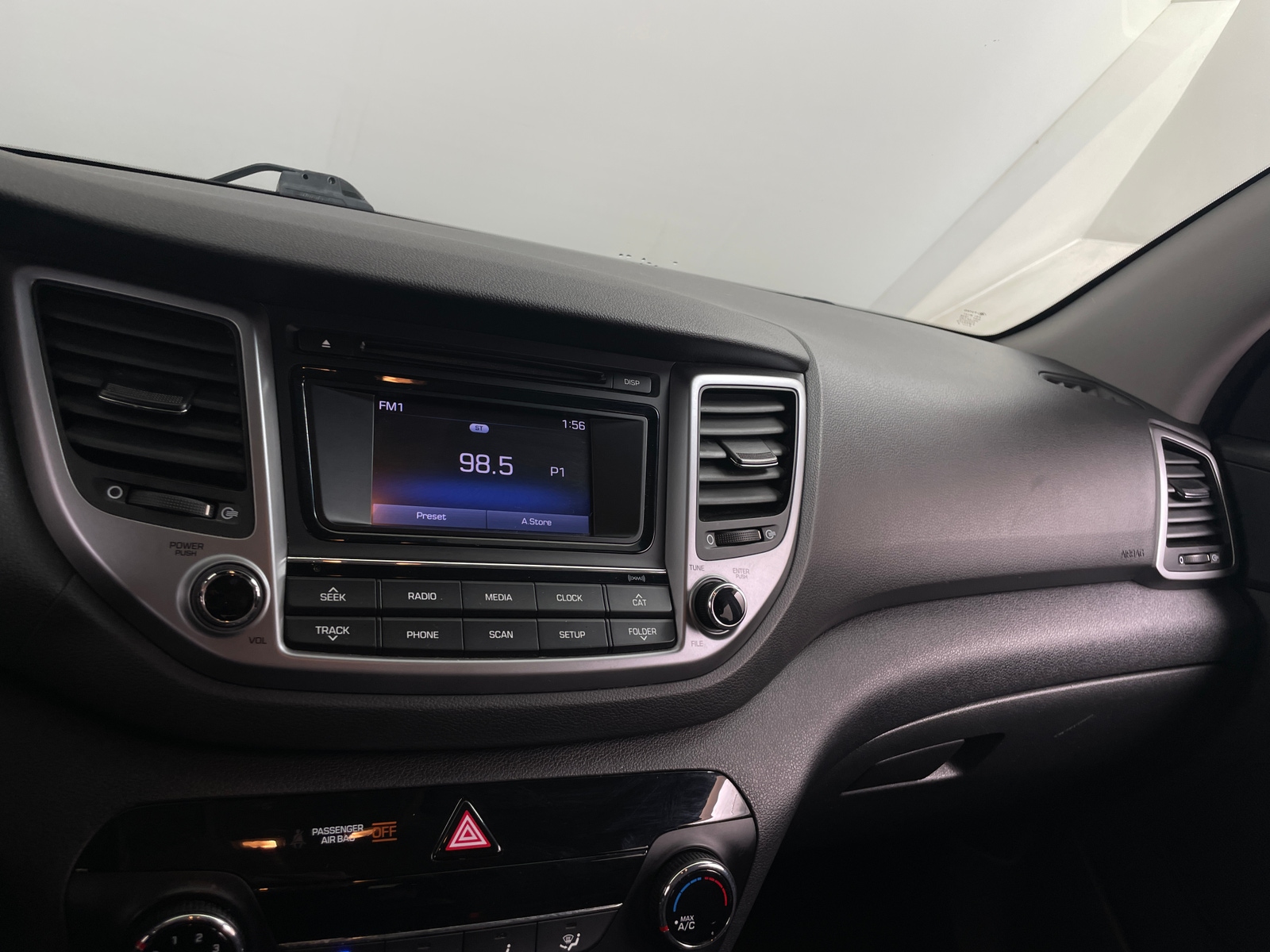 Thumbnail: 2017 Hyundai Tucson - 4
