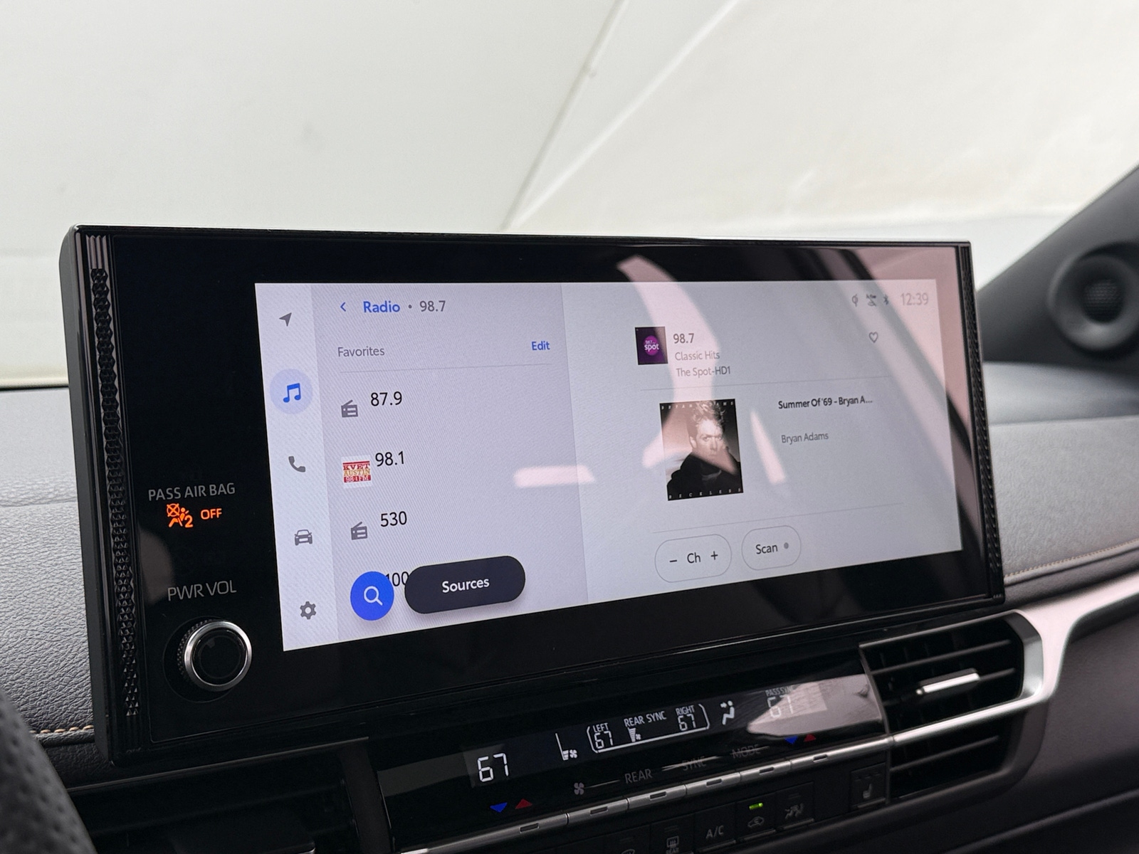 Thumbnail: 2026 Toyota Sienna - 4
