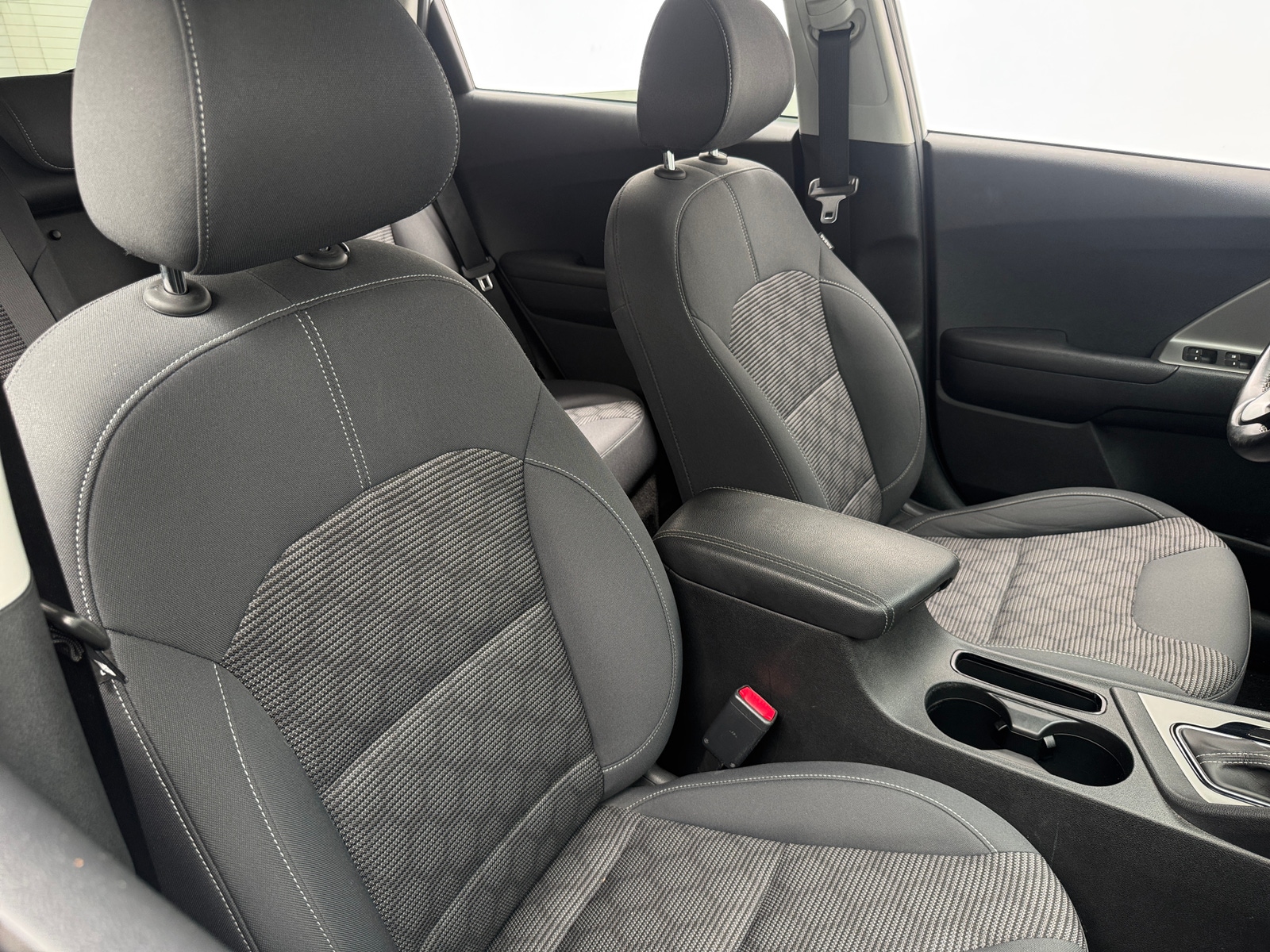 Thumbnail: 2018 Kia Niro - 2