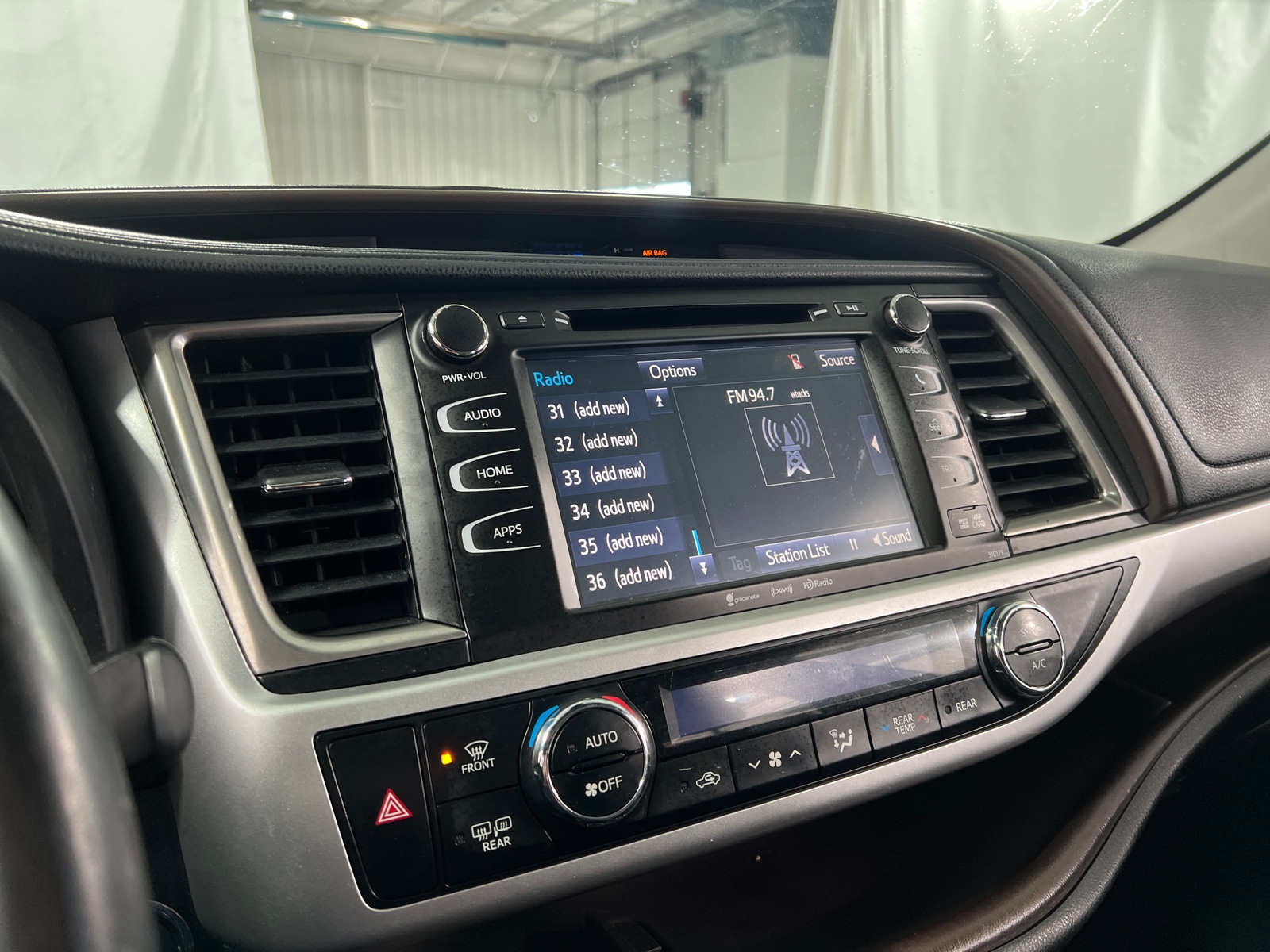 Thumbnail: 2018 Toyota Highlander - 3