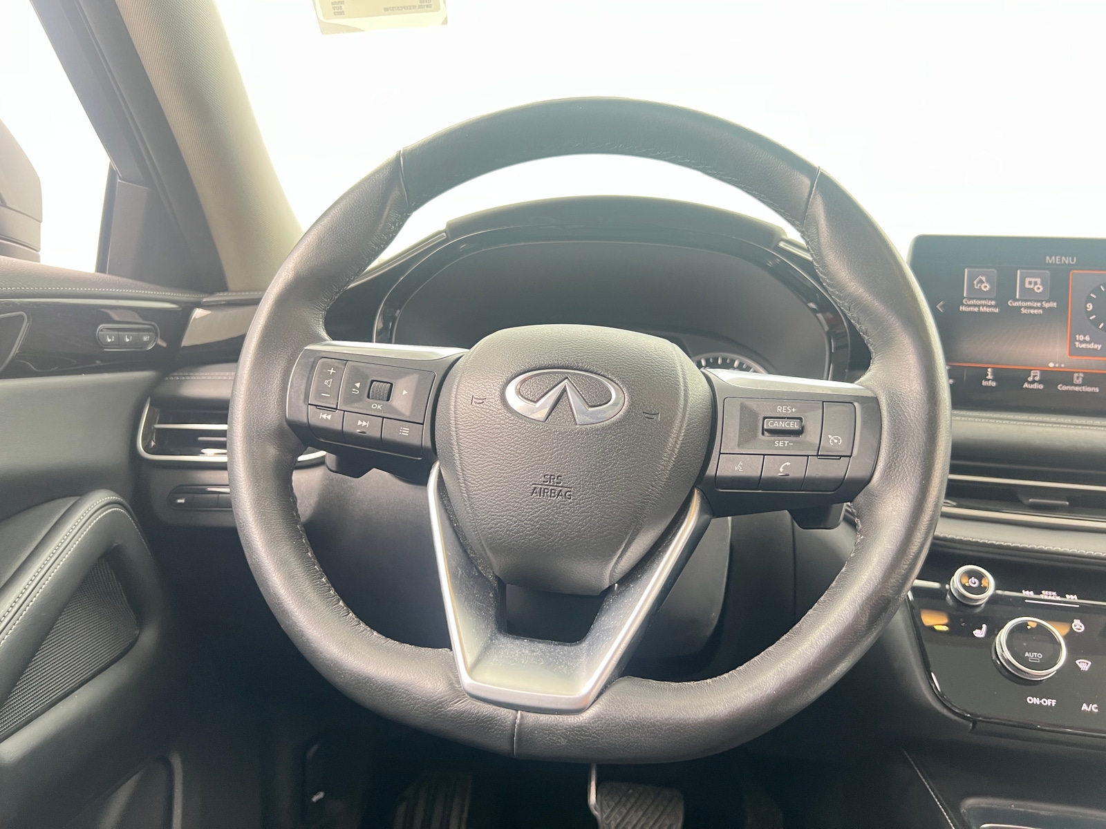 Thumbnail: 2023 INFINITI QX60 - 4