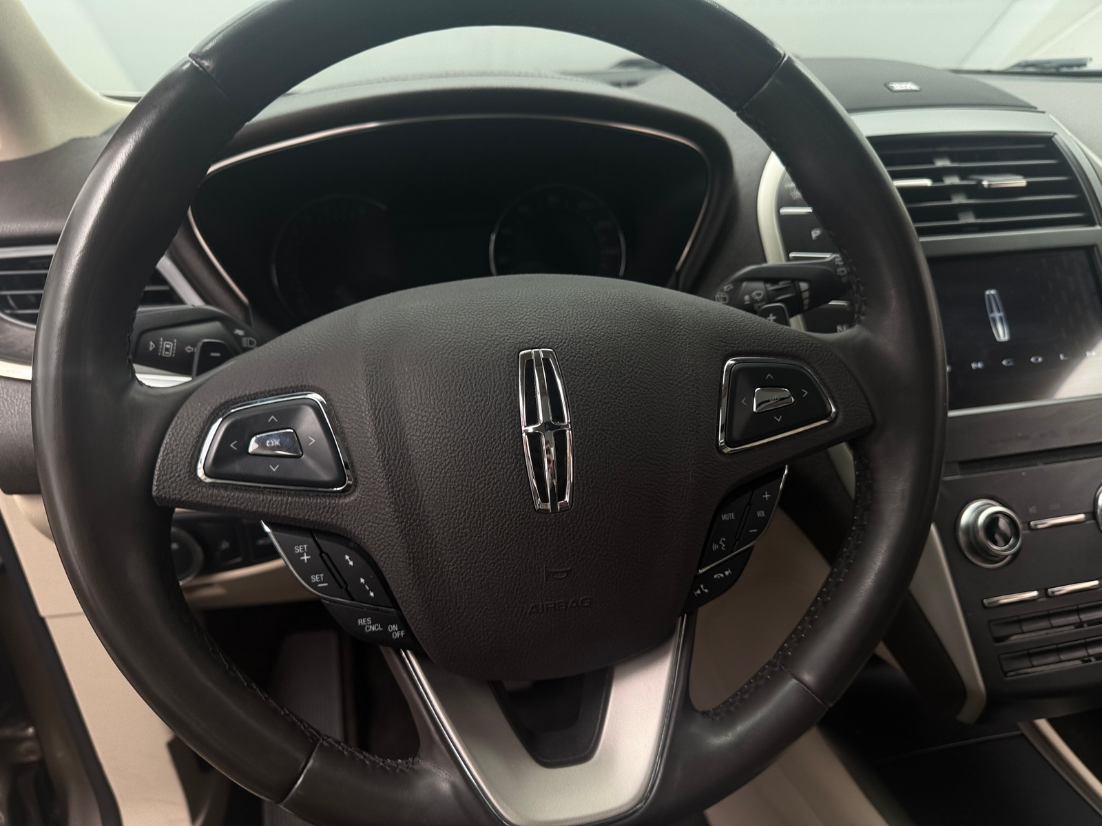 Thumbnail: 2018 Lincoln MKC - 4