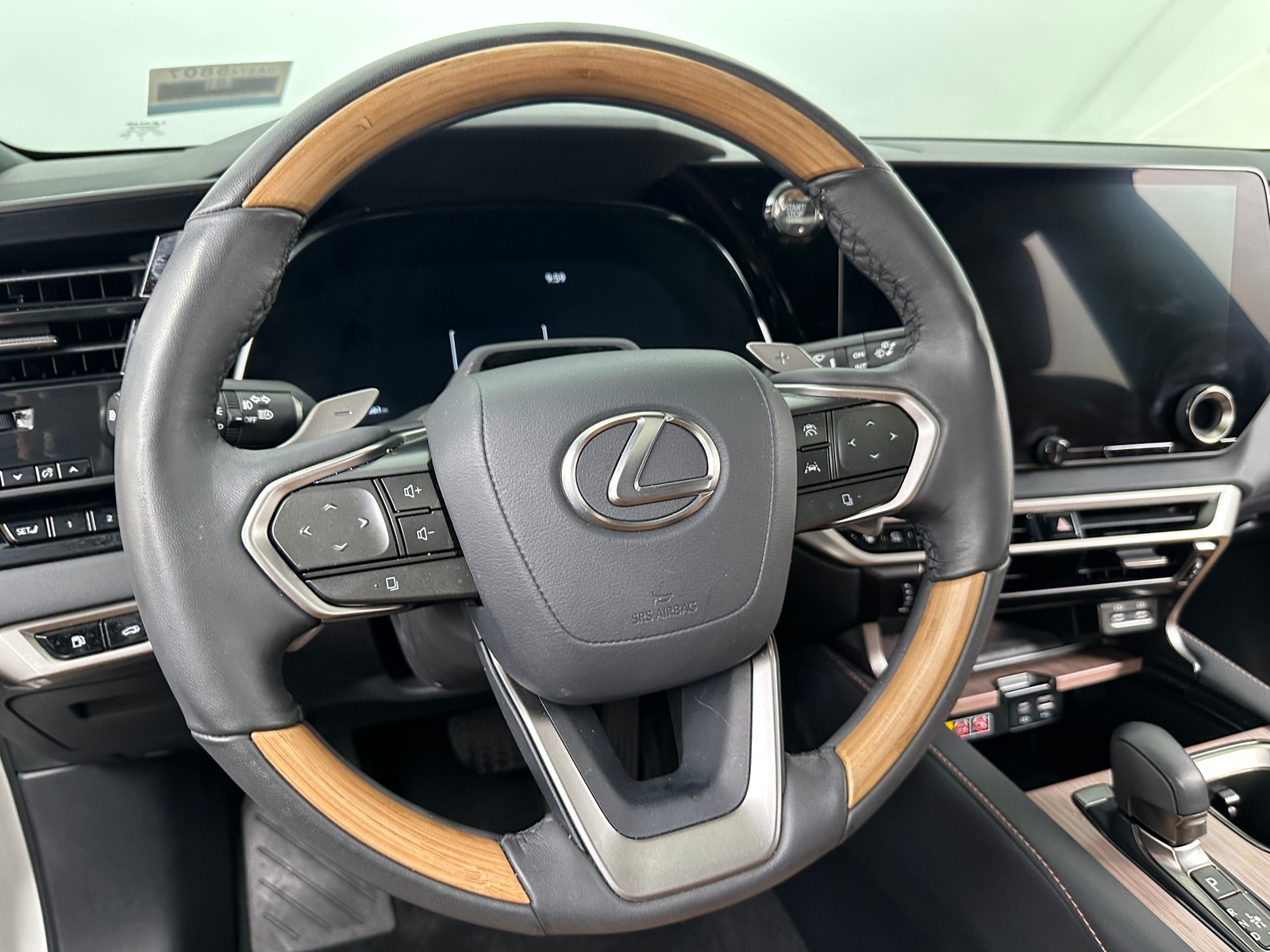 Thumbnail: 2025 Lexus RX - 4