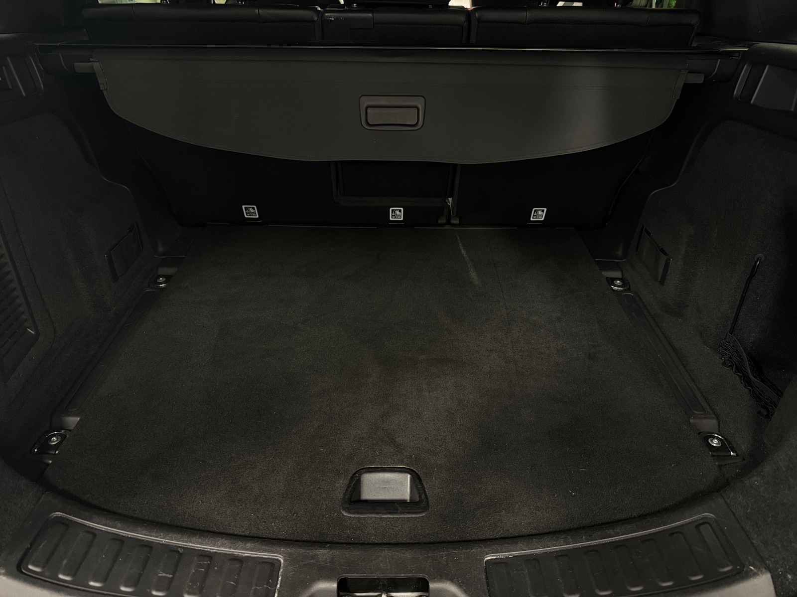 Thumbnail: 2020 Land Rover Discovery Sport - 6