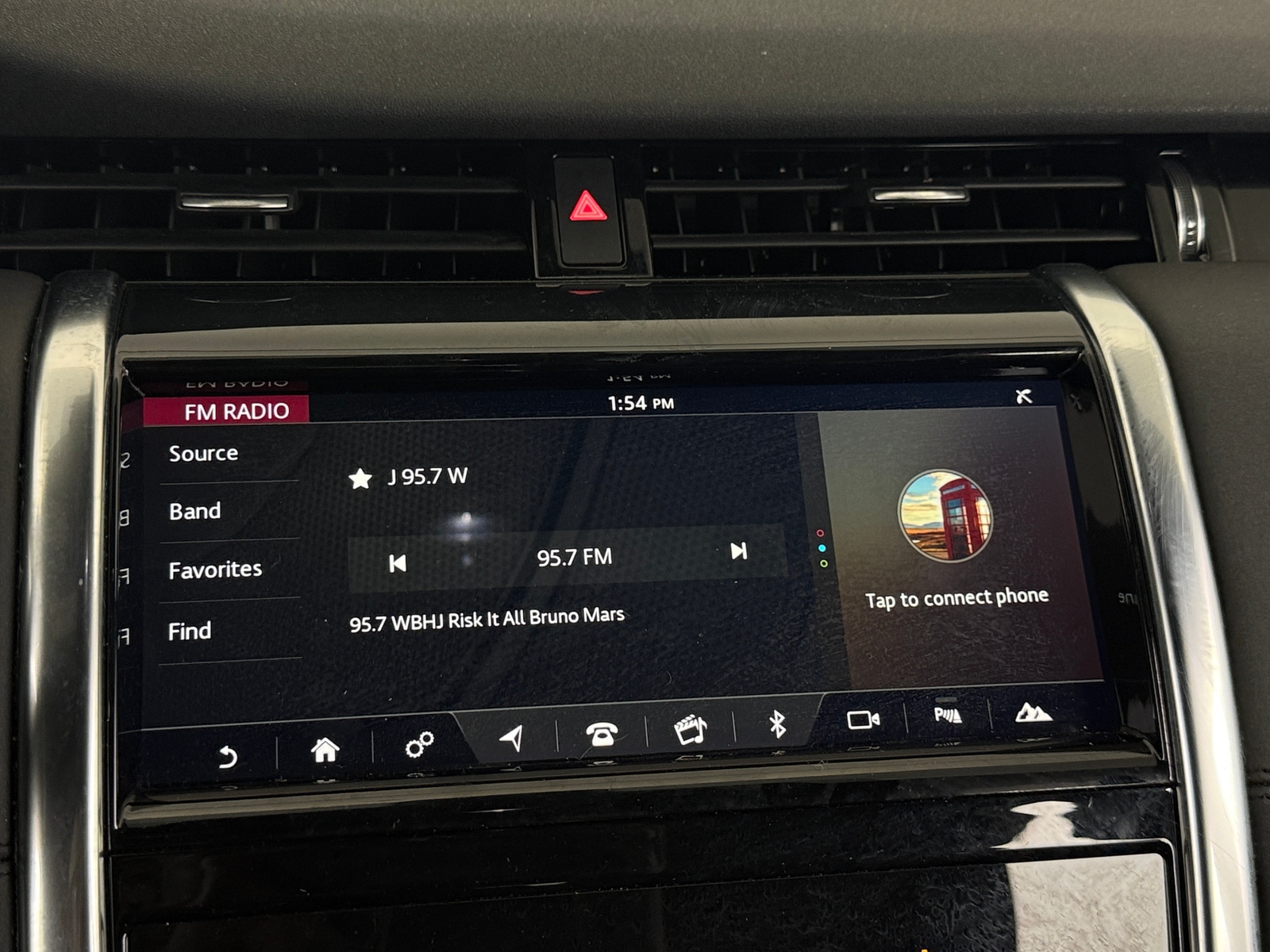 Thumbnail: 2020 Land Rover Discovery Sport - 3