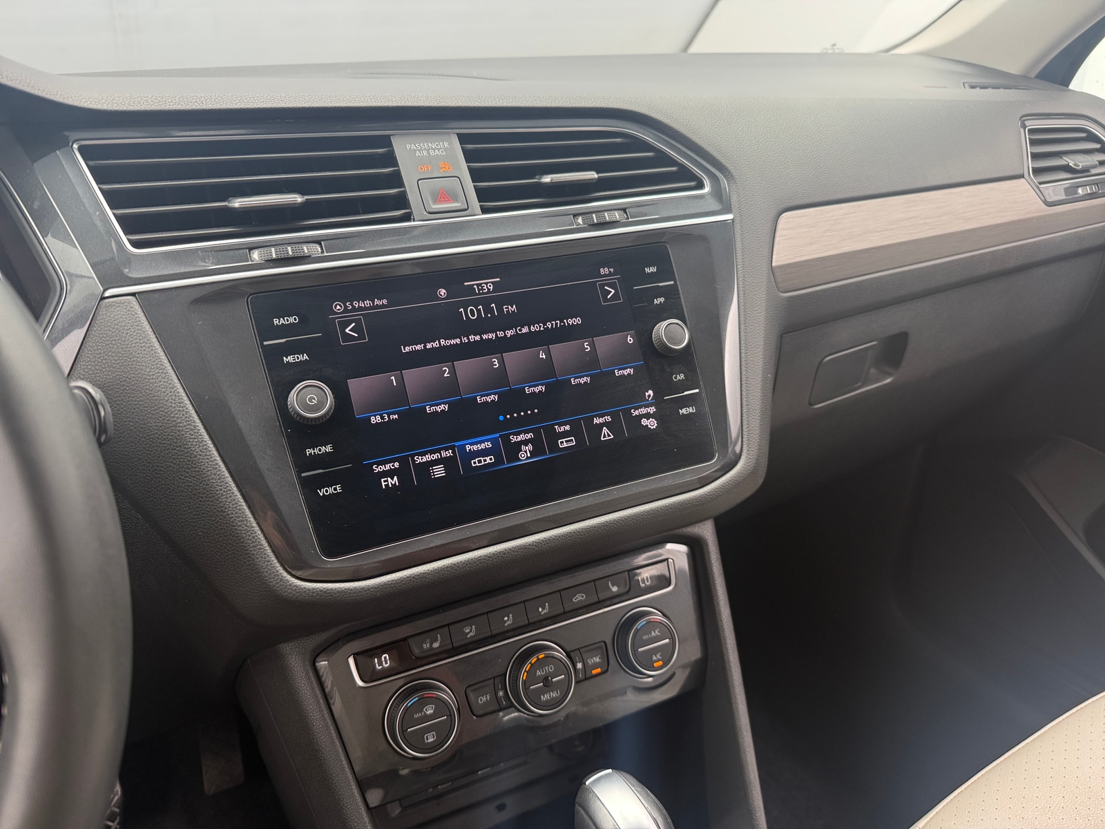 Thumbnail: 2021 Volkswagen Tiguan - 3