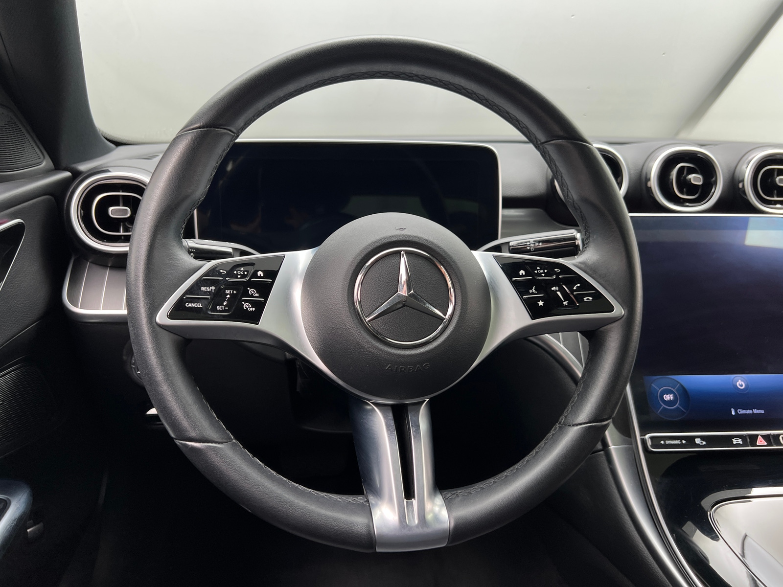 Thumbnail: 2023 Mercedes-Benz C-Class - 4