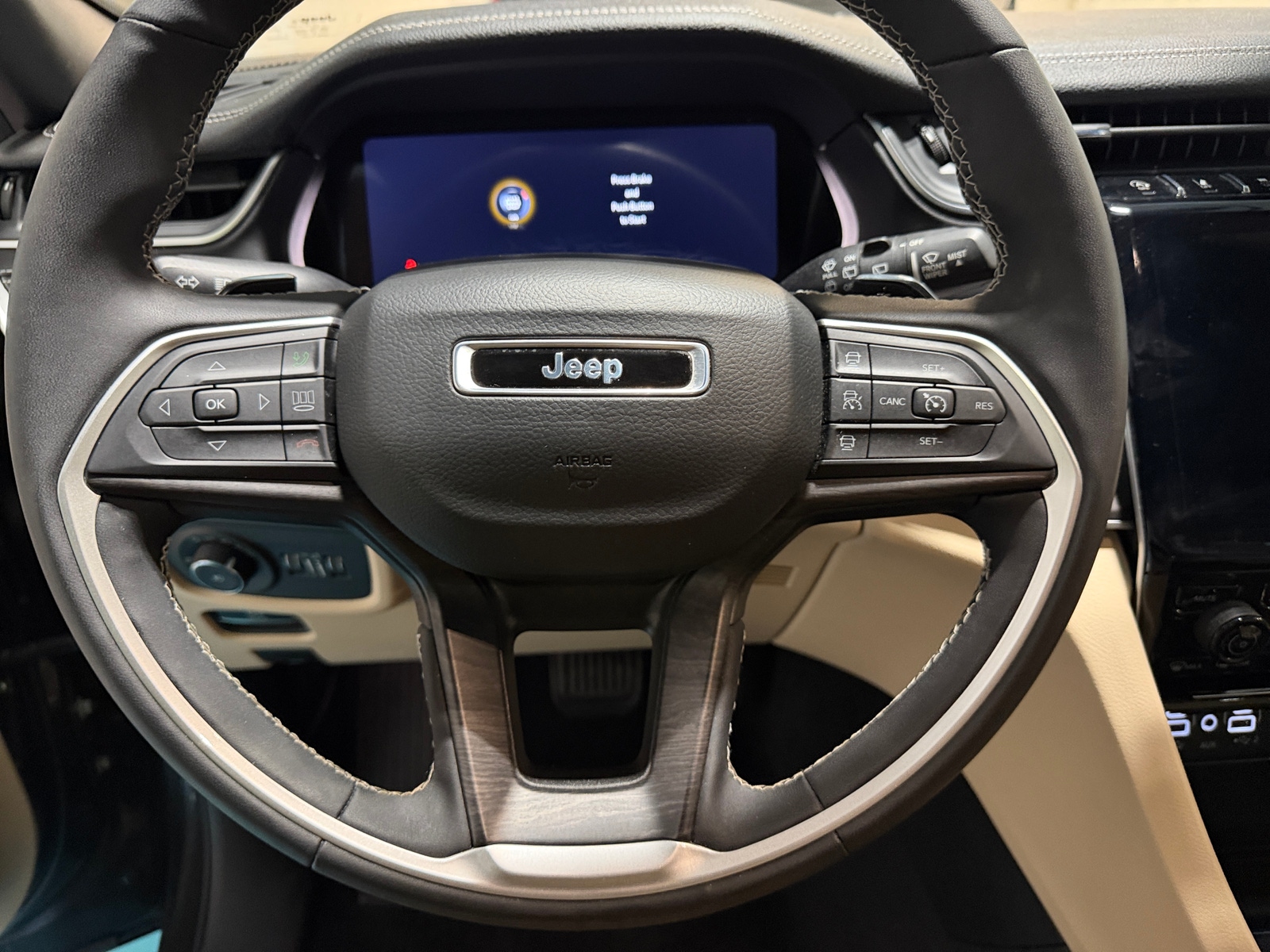 Thumbnail: 2023 Jeep Grand Cherokee L - 4