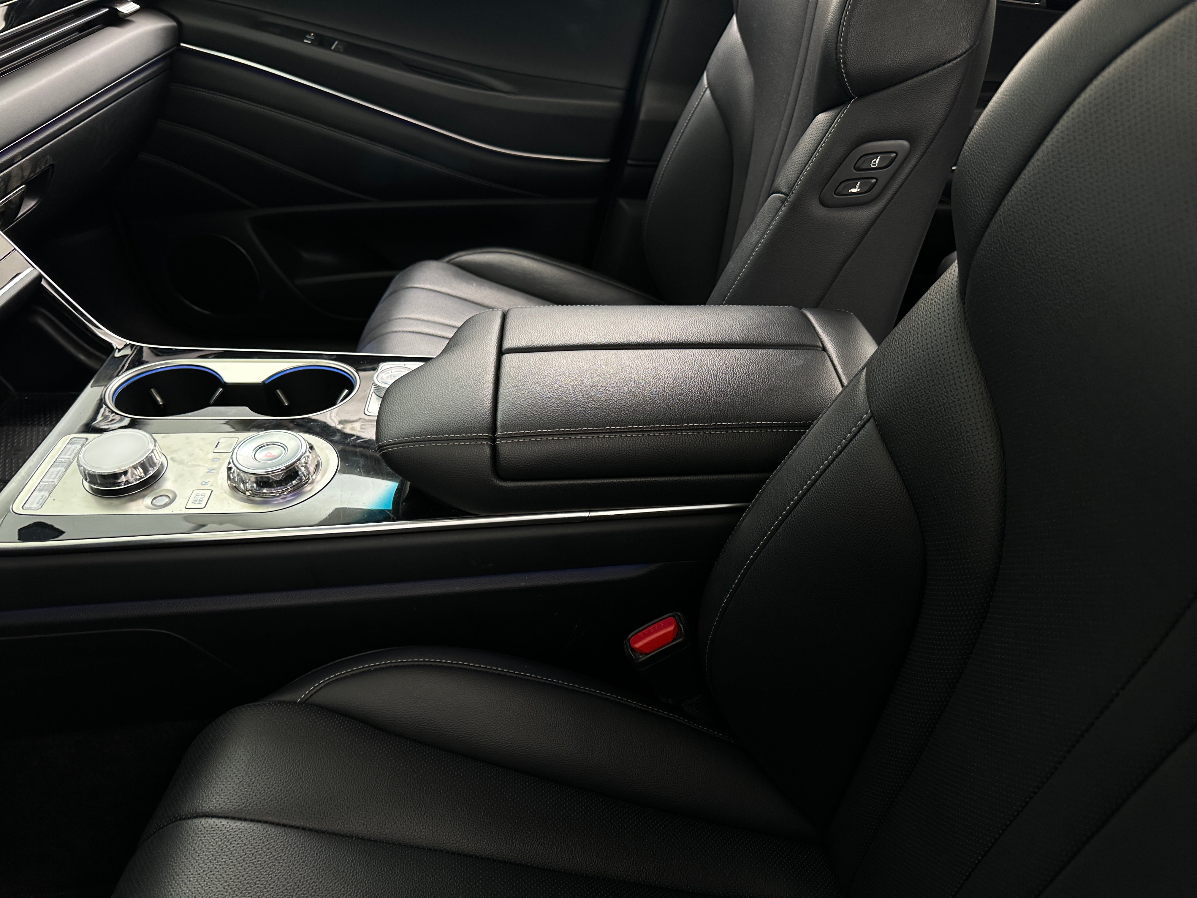 2025 GENESIS GV80