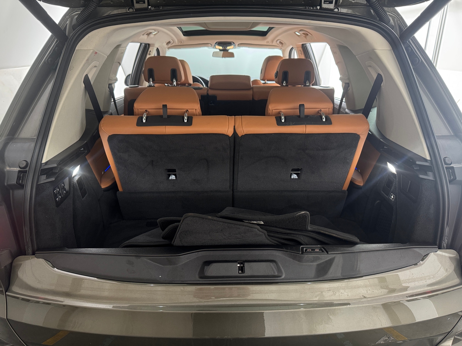 Thumbnail: 2021 BMW X7 - 6