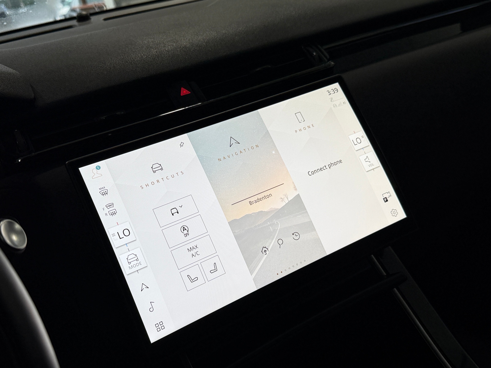 Thumbnail: 2025 Land Rover Range Rover Velar - 3