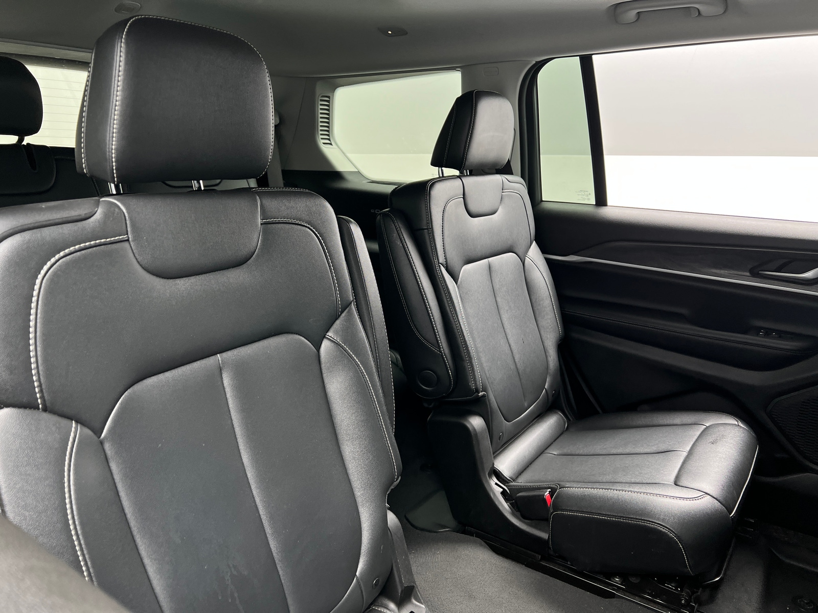 Thumbnail: 2023 Jeep Grand Cherokee L - 5
