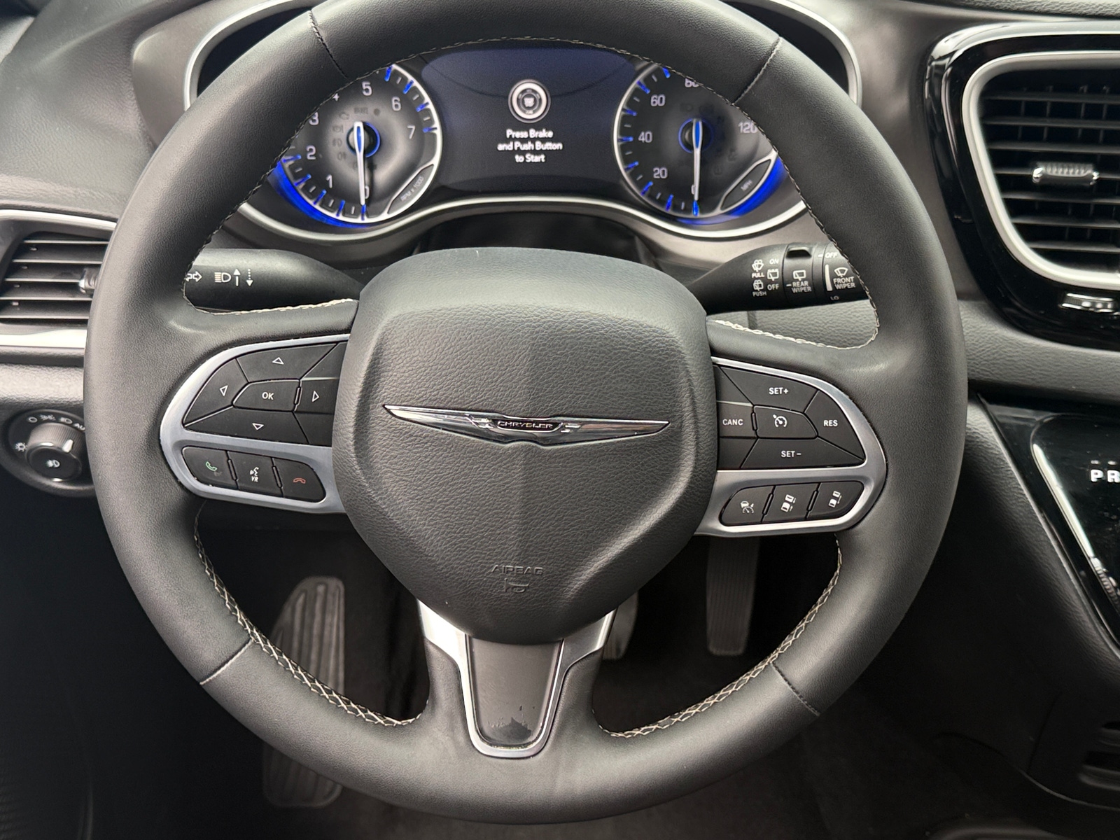 Thumbnail: 2025 Chrysler Pacifica - 4