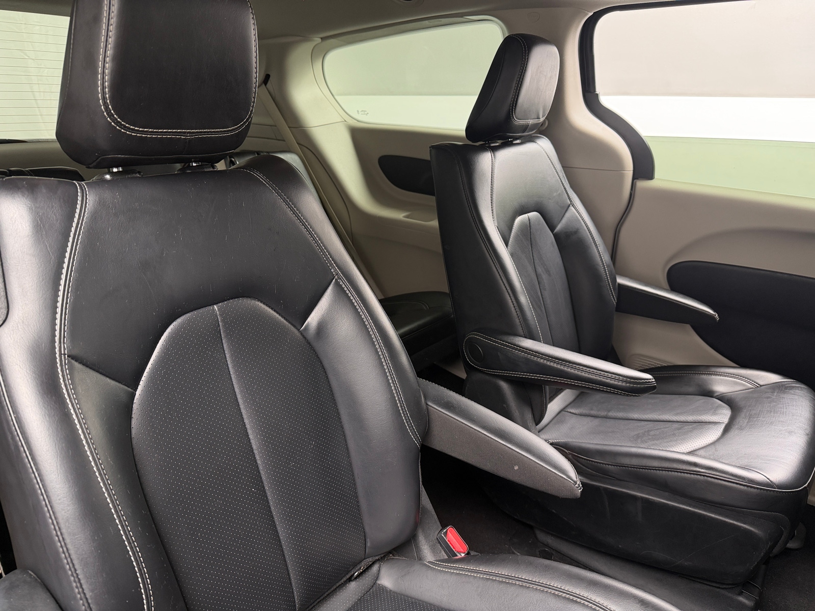 Thumbnail: 2023 Chrysler Pacifica - 5