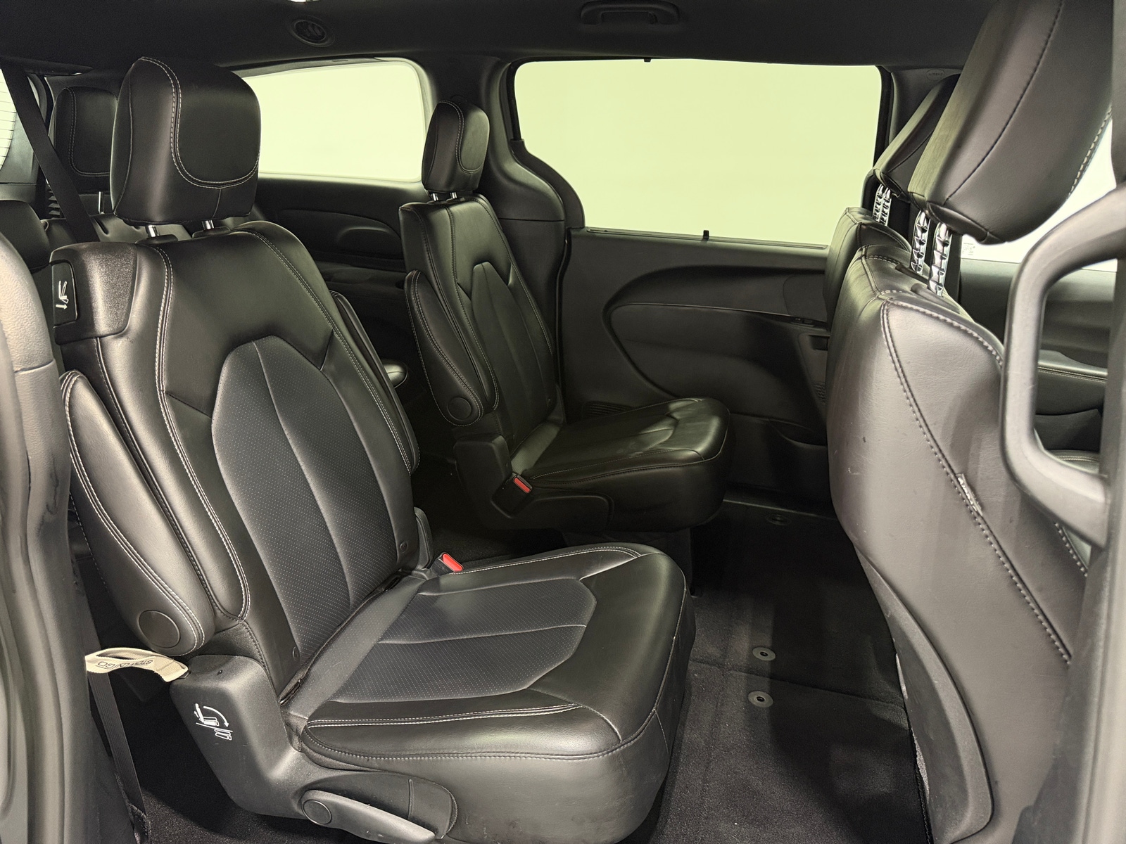 Thumbnail: 2025 Chrysler Pacifica - 5