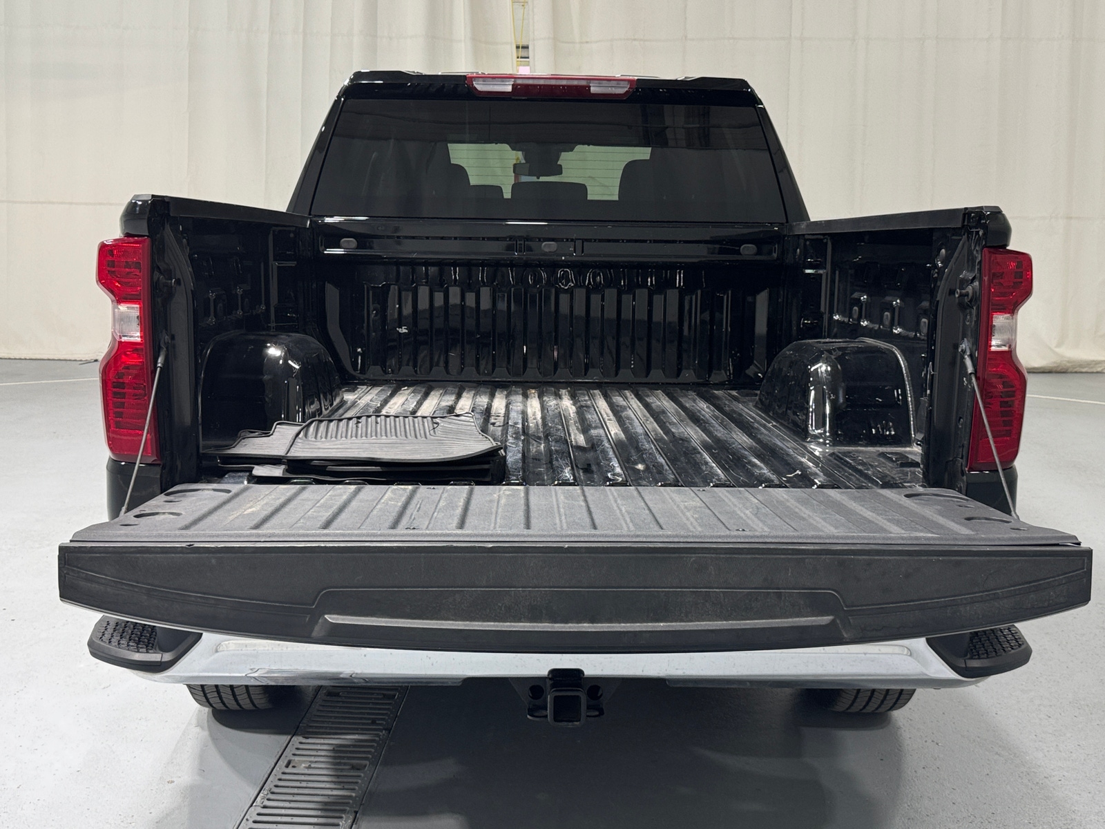 Thumbnail: 2026 Chevrolet Silverado 1500 - 7