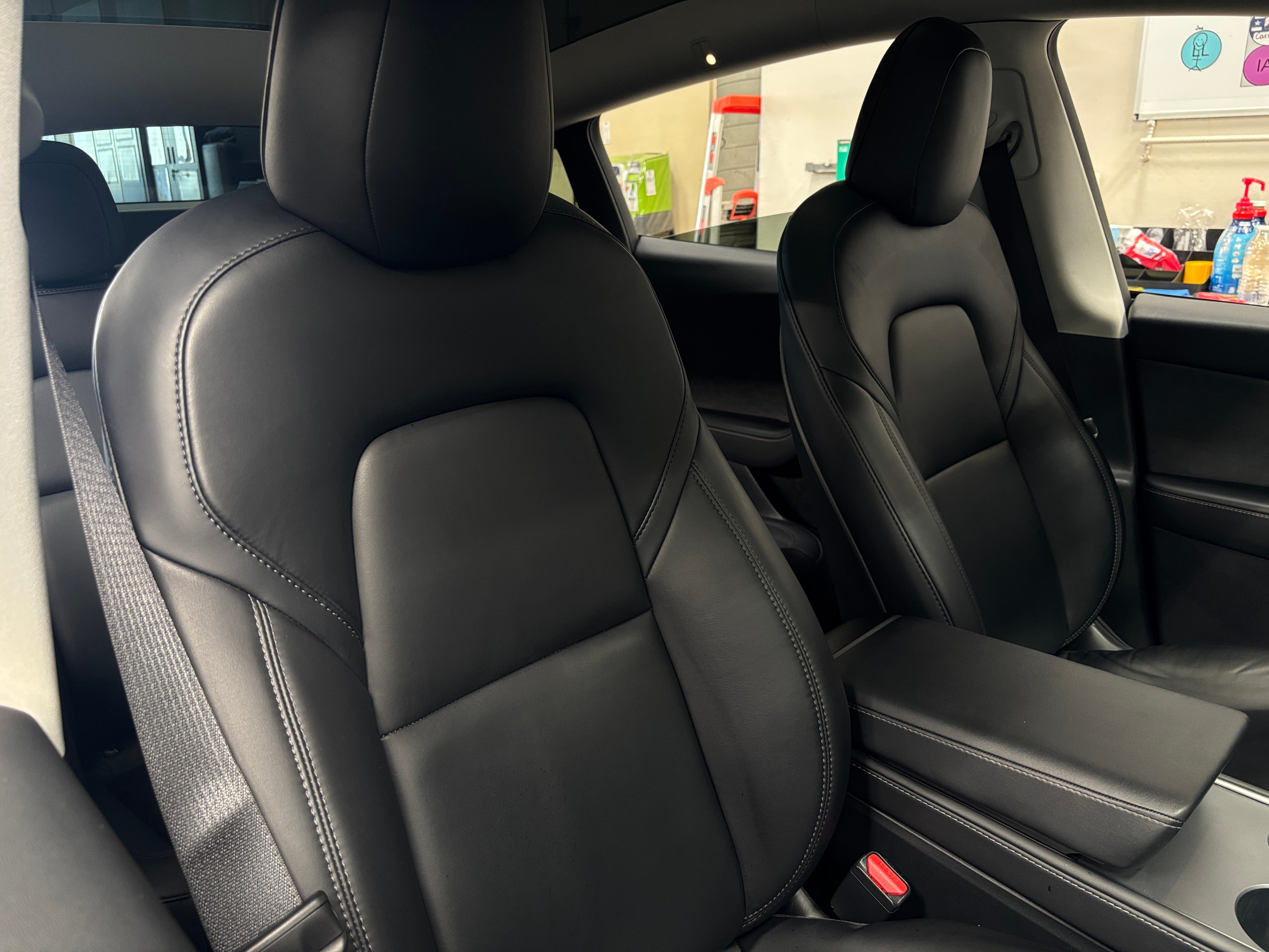 Used 2022 Tesla Model Y Long Range with VIN 7SAYGDEEXNF559979 for sale in Oak Creek, WI