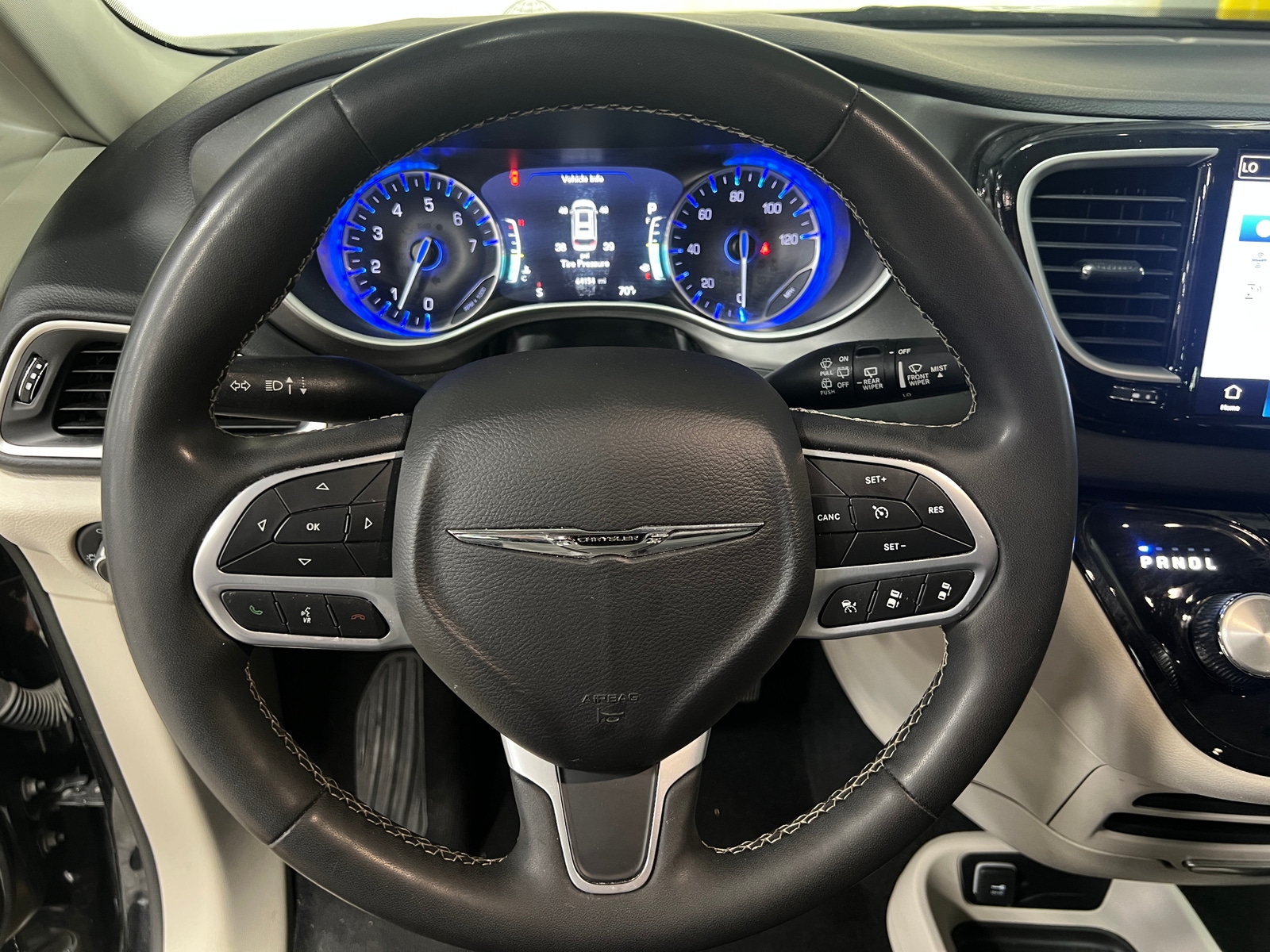 Thumbnail: 2023 Chrysler Pacifica - 4