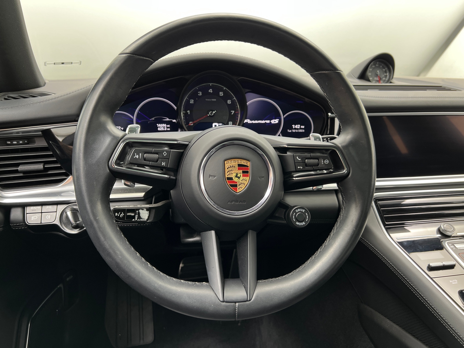 Thumbnail: 2023 Porsche Panamera - 4