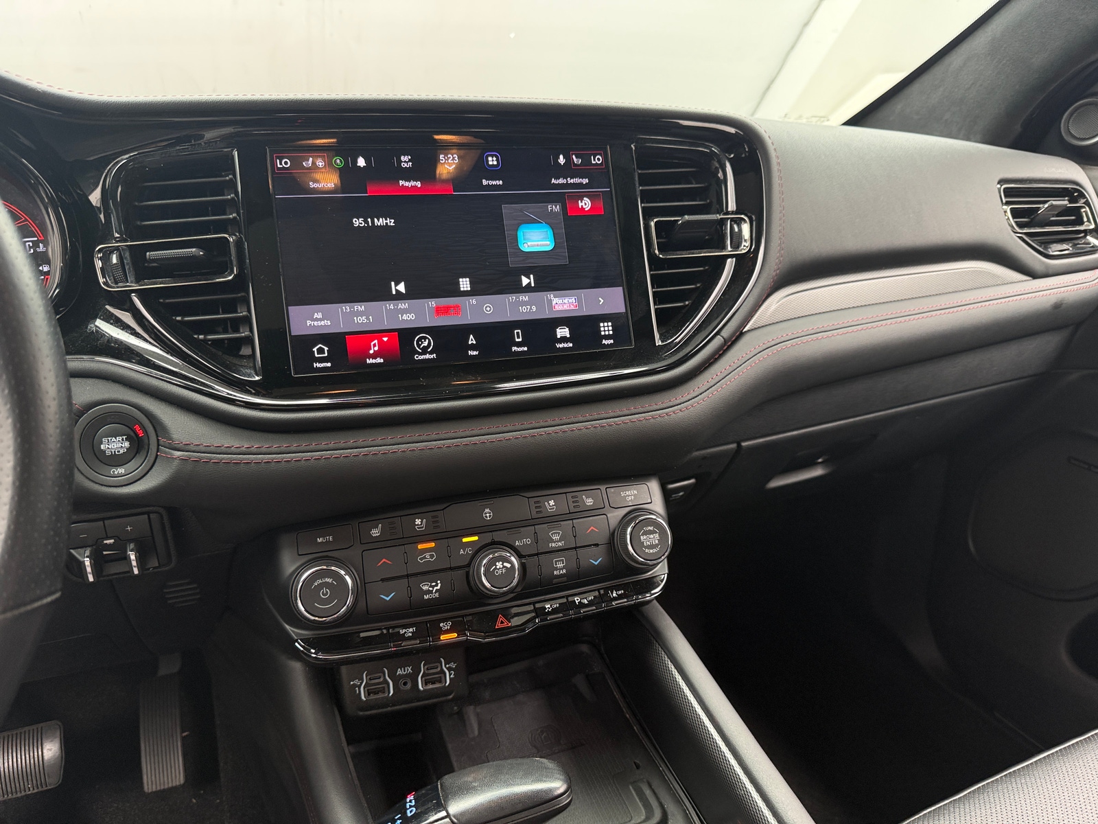 Thumbnail: 2022 Dodge Durango - 3