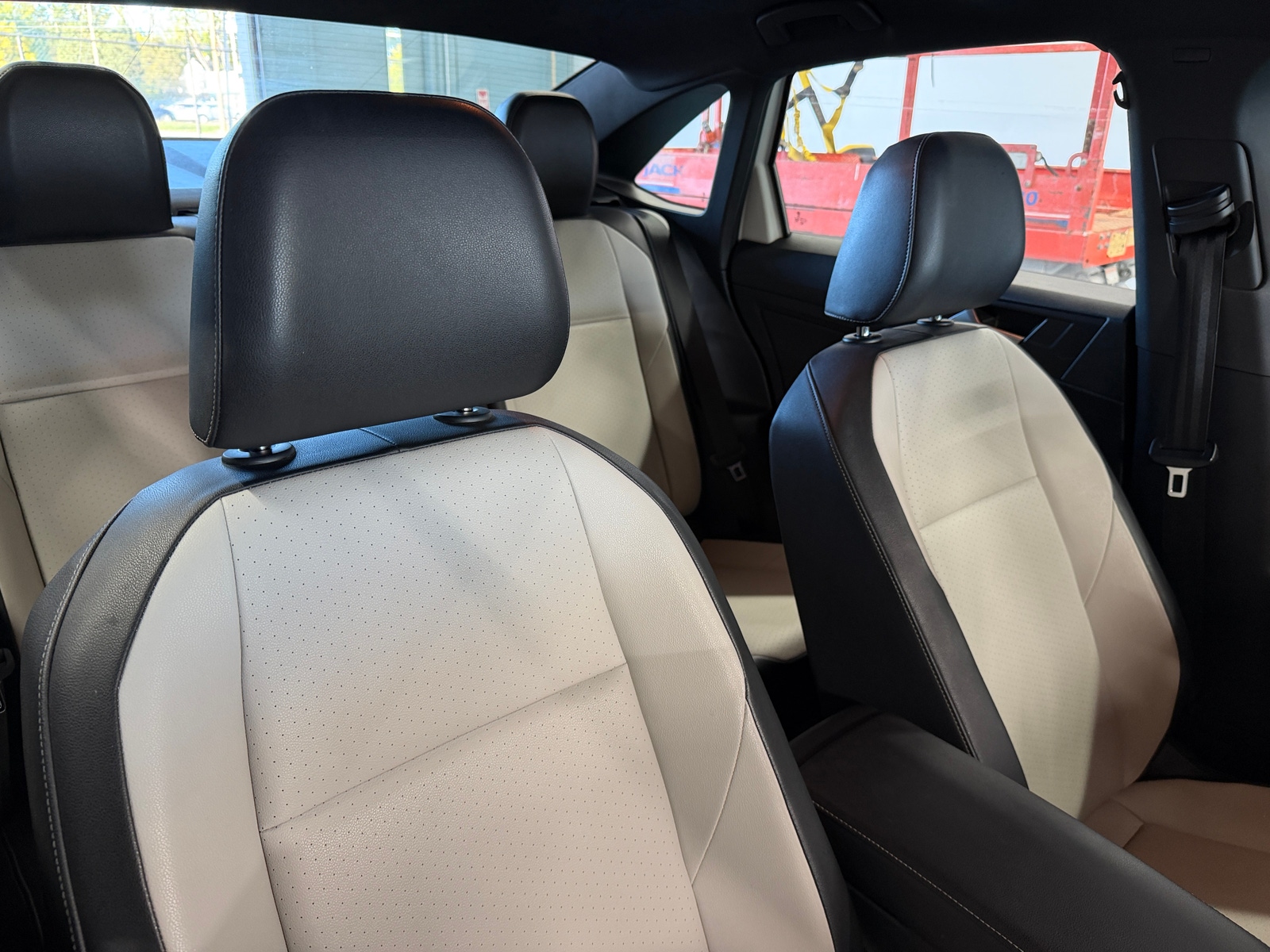 Thumbnail: 2019 Volkswagen Jetta - 2